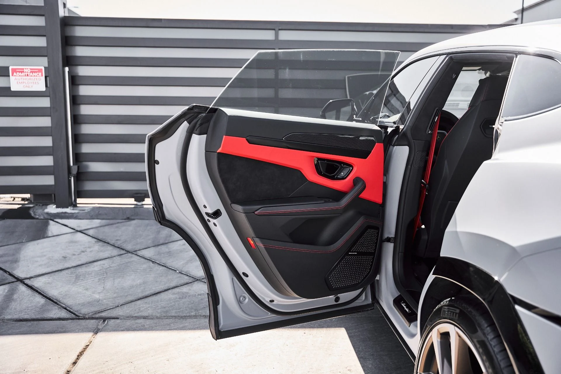 mph026_3294350018_Used_2024_Lamborghini_Urus_S_1779209035_ab8c2b7a2e