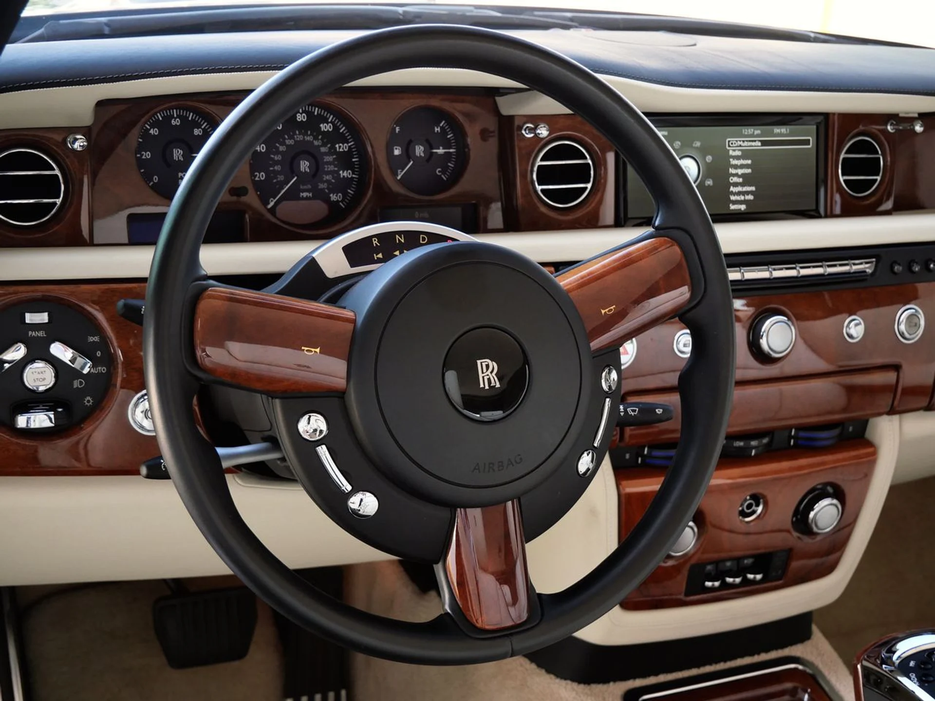 mph026_3304930050_7cbfee3bc0df09b9741329a170c24167x_d18813c3e2