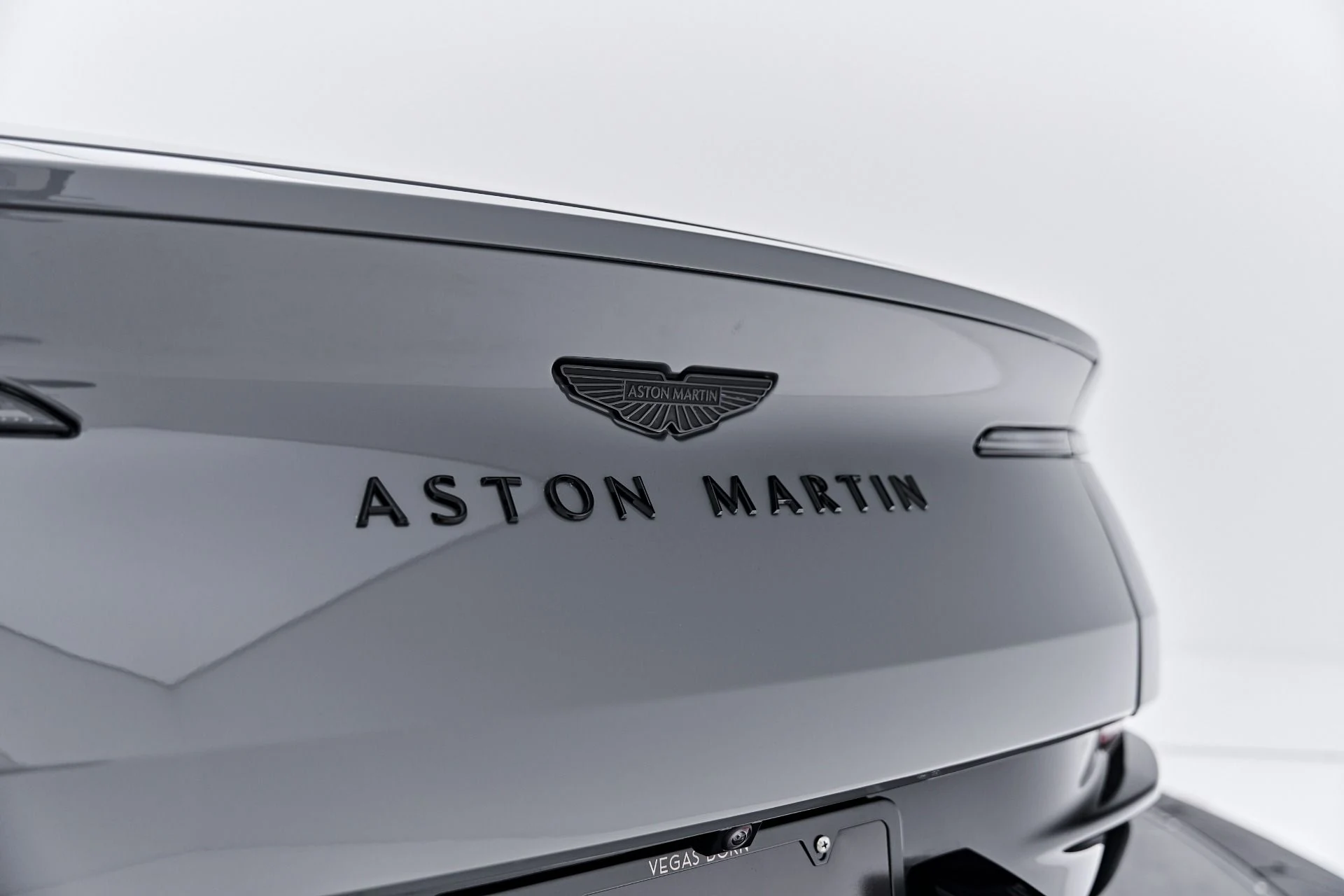 mph026_3306383010_Used_2025_Aston_Martin_DB_12_Volante_1791997232_8b693f85f1