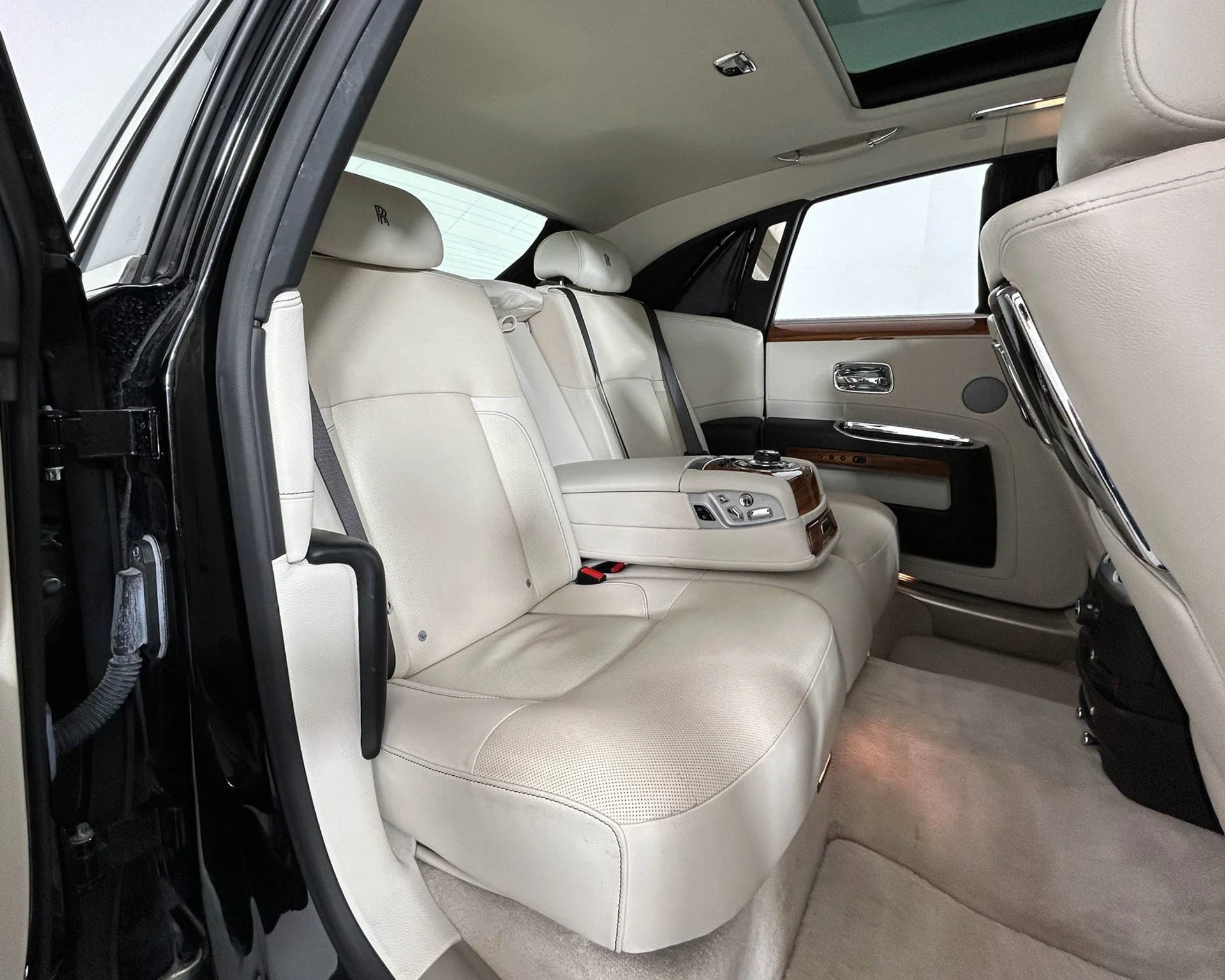 mph026_3312012061_3b30077f71a14a979fba23024d049268_858d2a7ef7