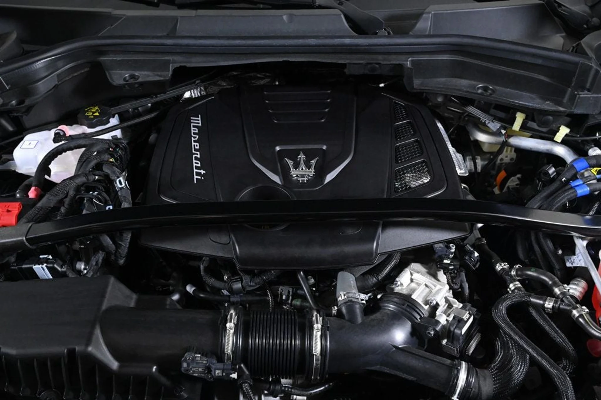 mph026_331653561_used_2025_maserati_grecale_modena_11350_22913520_26_1024_931d16e724