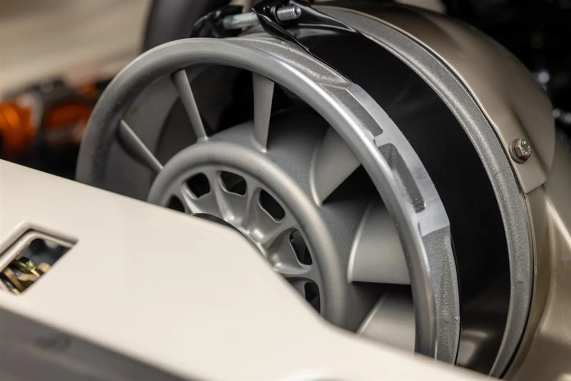 mph026_3316839531_56627565_771_B_4_A16_AEBE_F6_B72732_BBFE_e94413f13a