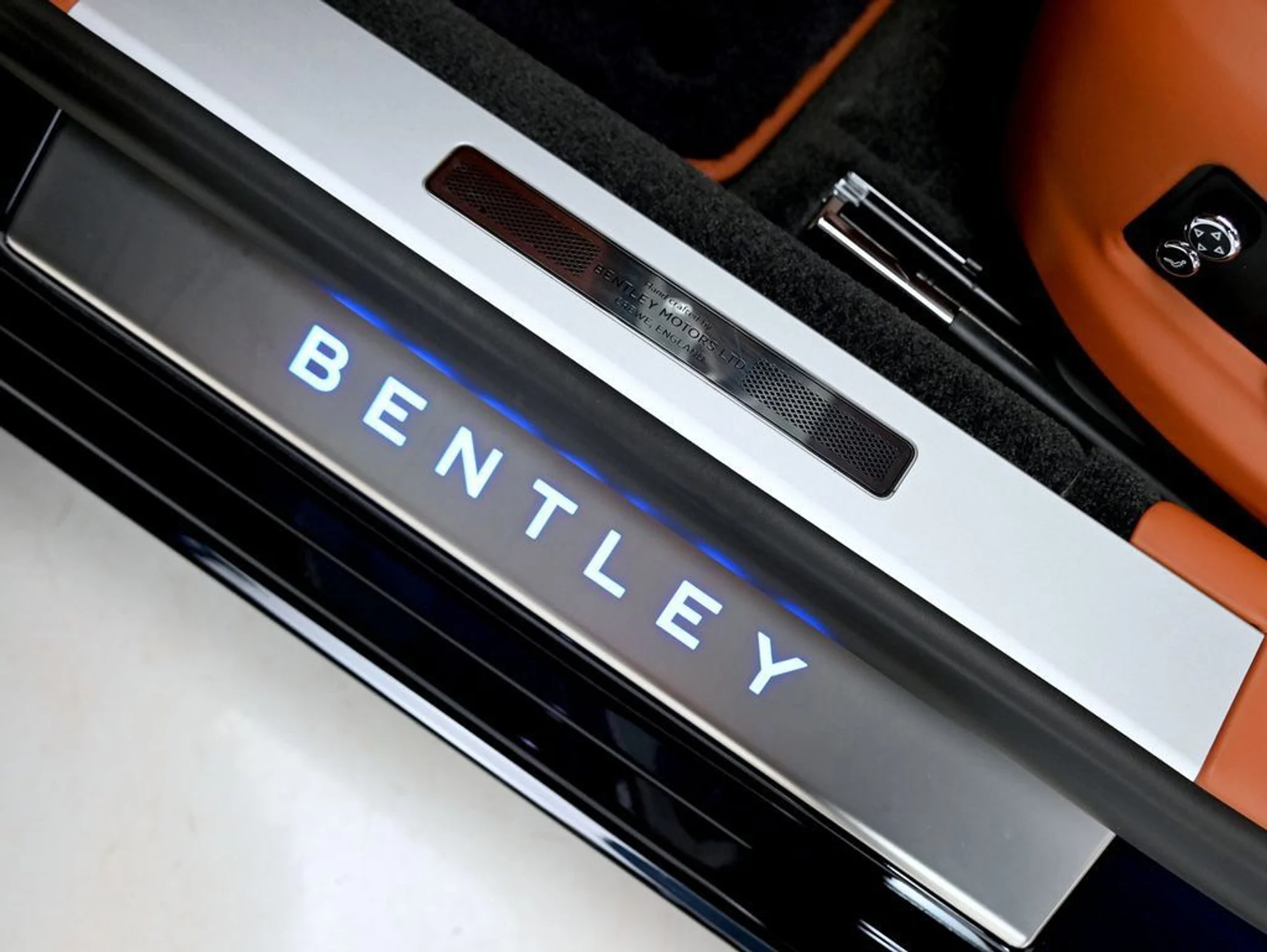 mph026_3319559931_d098bf0425a04b349e7ab238bb2dadd1_1b7621837d