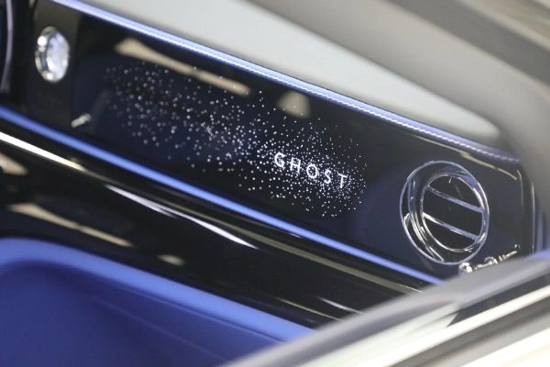 mph026_3319781600_Used_2022_Rolls_Royce_Ghost_71632749f7