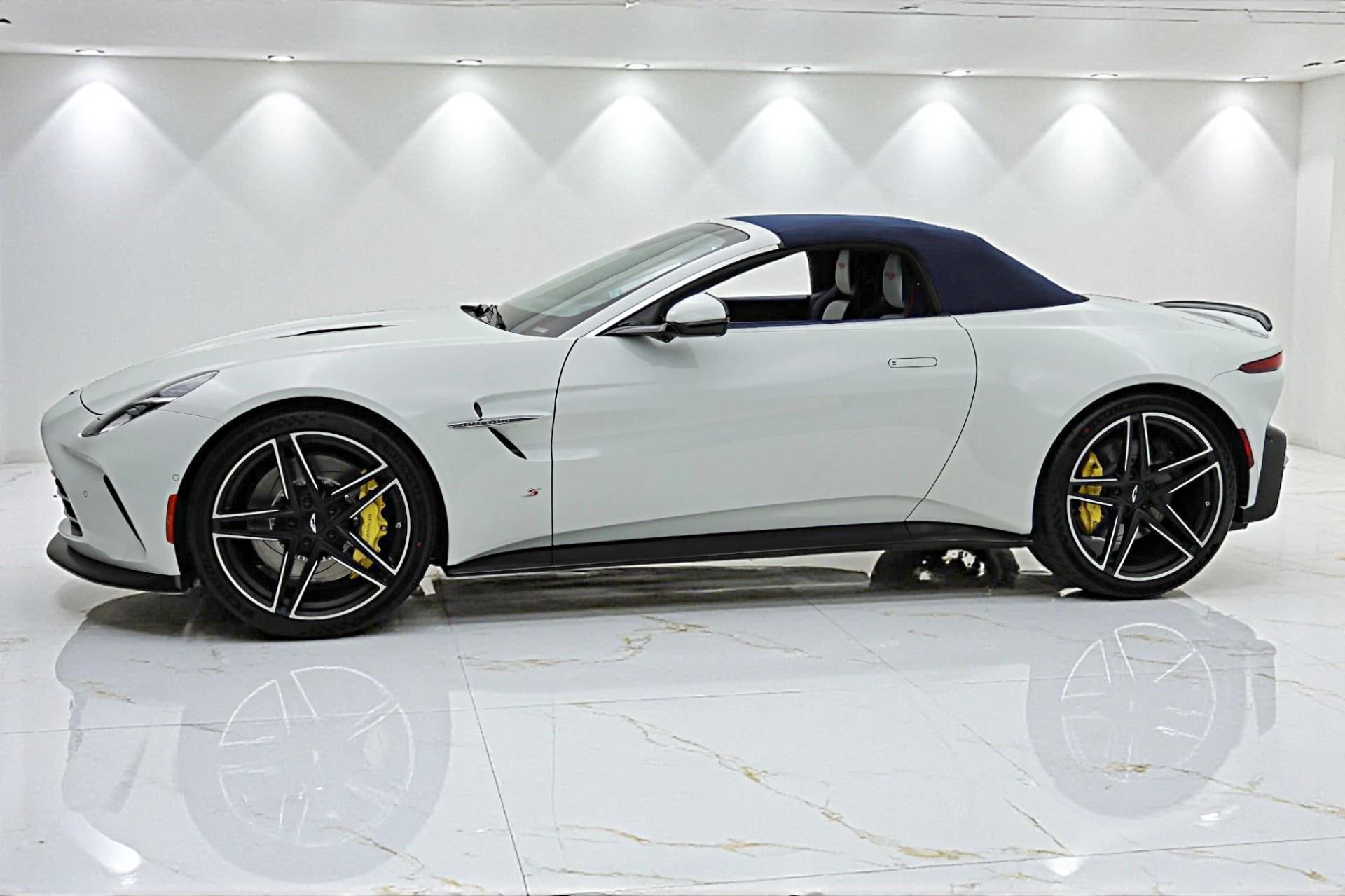 mph026_332870544_New_2026_Aston_Martin_Vantage_S_884e1a70a5