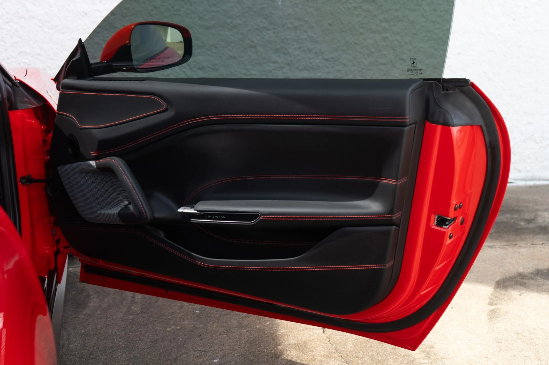 mph026_3335566614_Used_2018_Ferrari_GTC_4_Lusso_T_1771449324_4a9f41a151