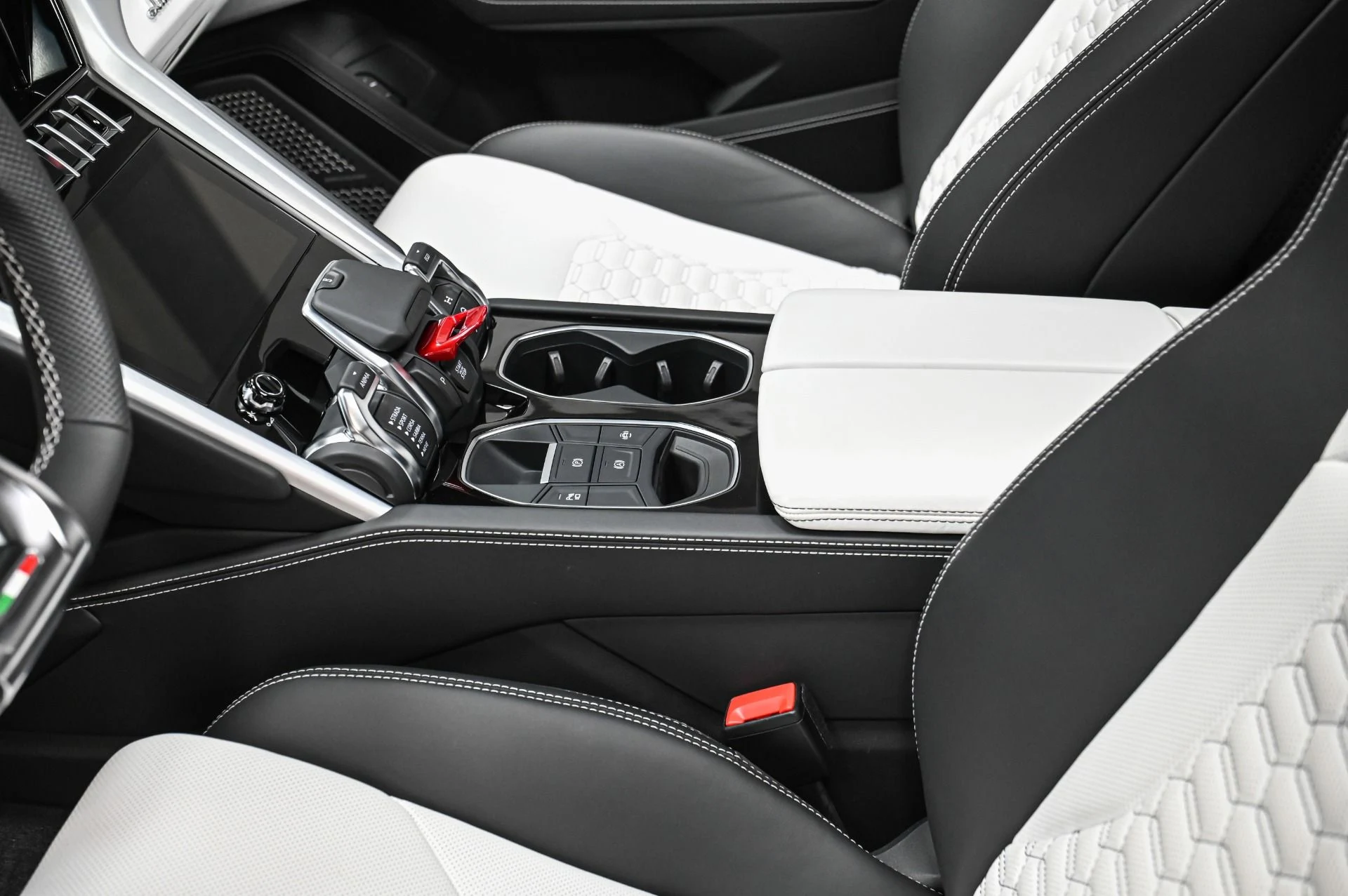 mph026_3337368849_Used_2020_Lamborghini_Urus_1770313419_7ed3784348