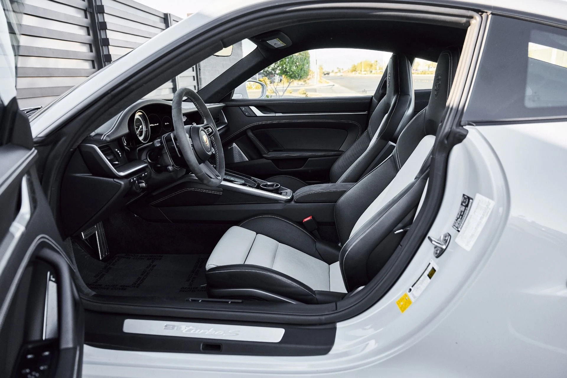 mph026_3343194888_Used_2023_Porsche_911_Turbo_S_1774404018_e87c122106