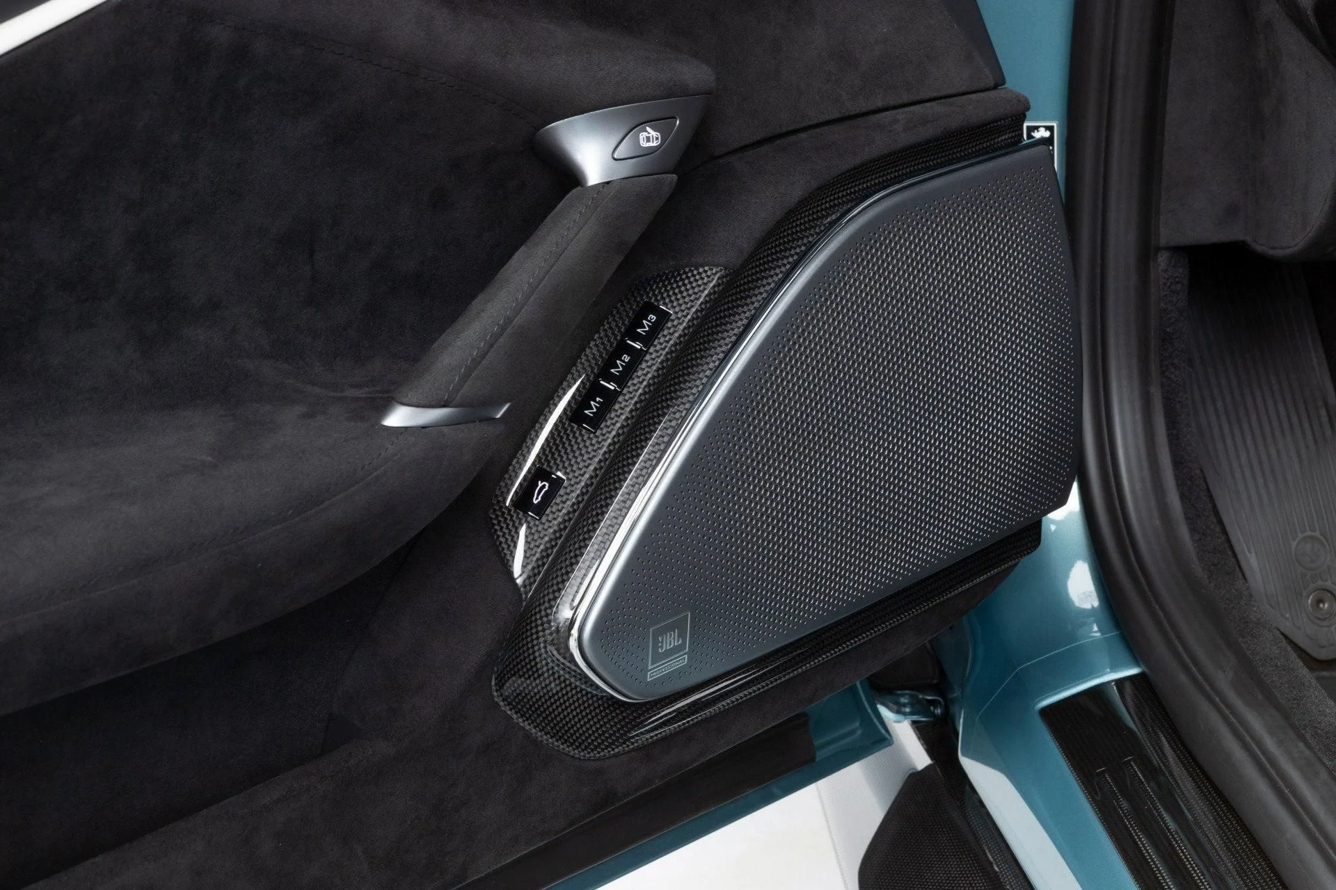 mph026_3349738101_Used_2024_Ferrari_Roma_Spider_1777382675_6f1658a295