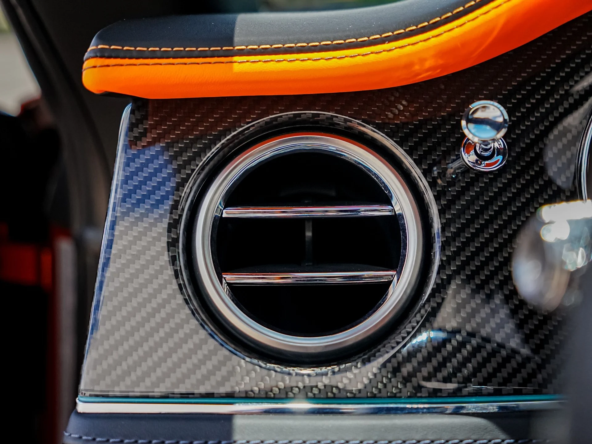 mph026_3361985786_Hi_Tech_Luxury_Imports_LLC_SCBDT_4_ZG_2_PC_008421_image_26_80f1143074