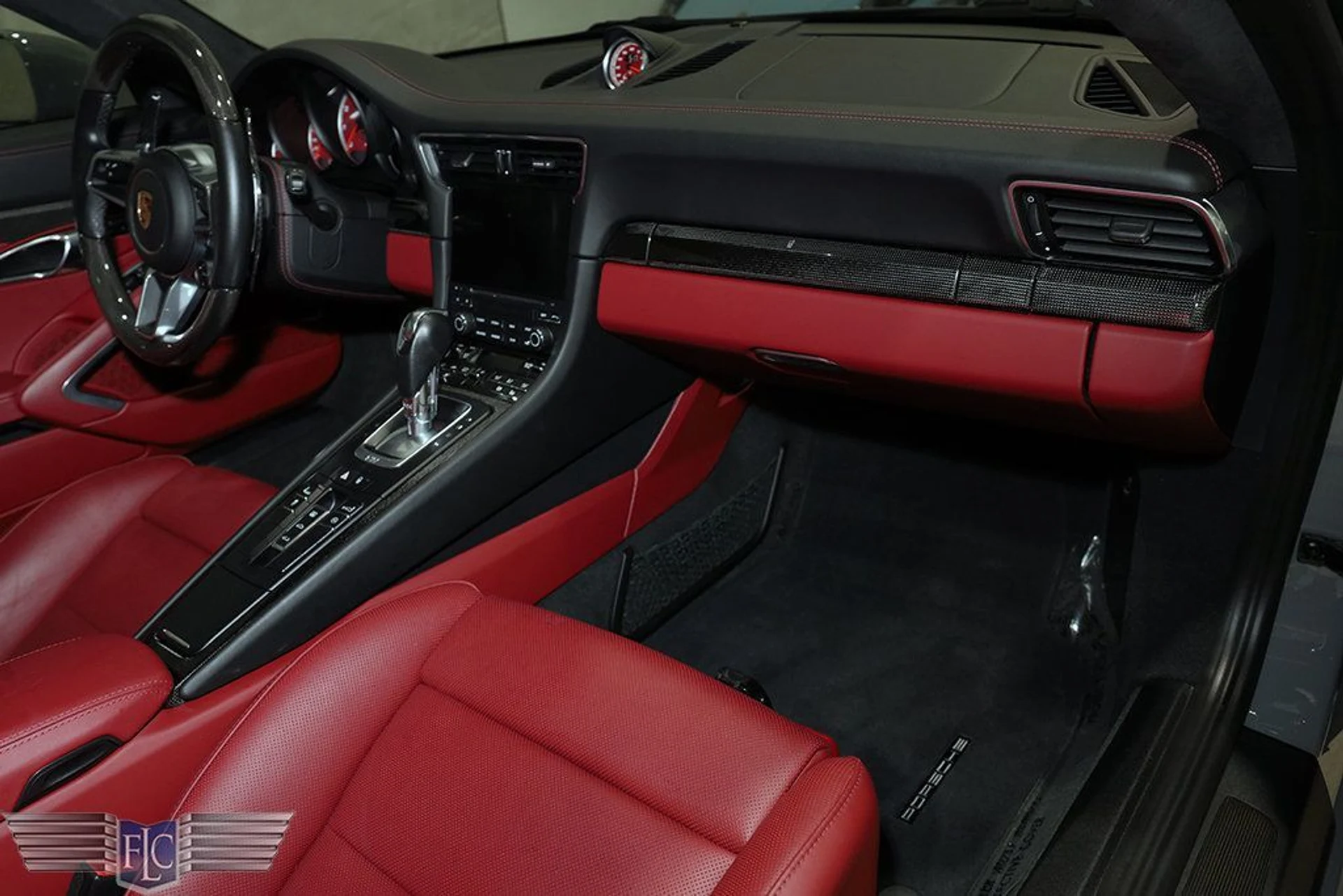 mph026_3363789461_used_2018_porsche_911_turboscoupe_9689_22116353_27_1024_607b83fa09