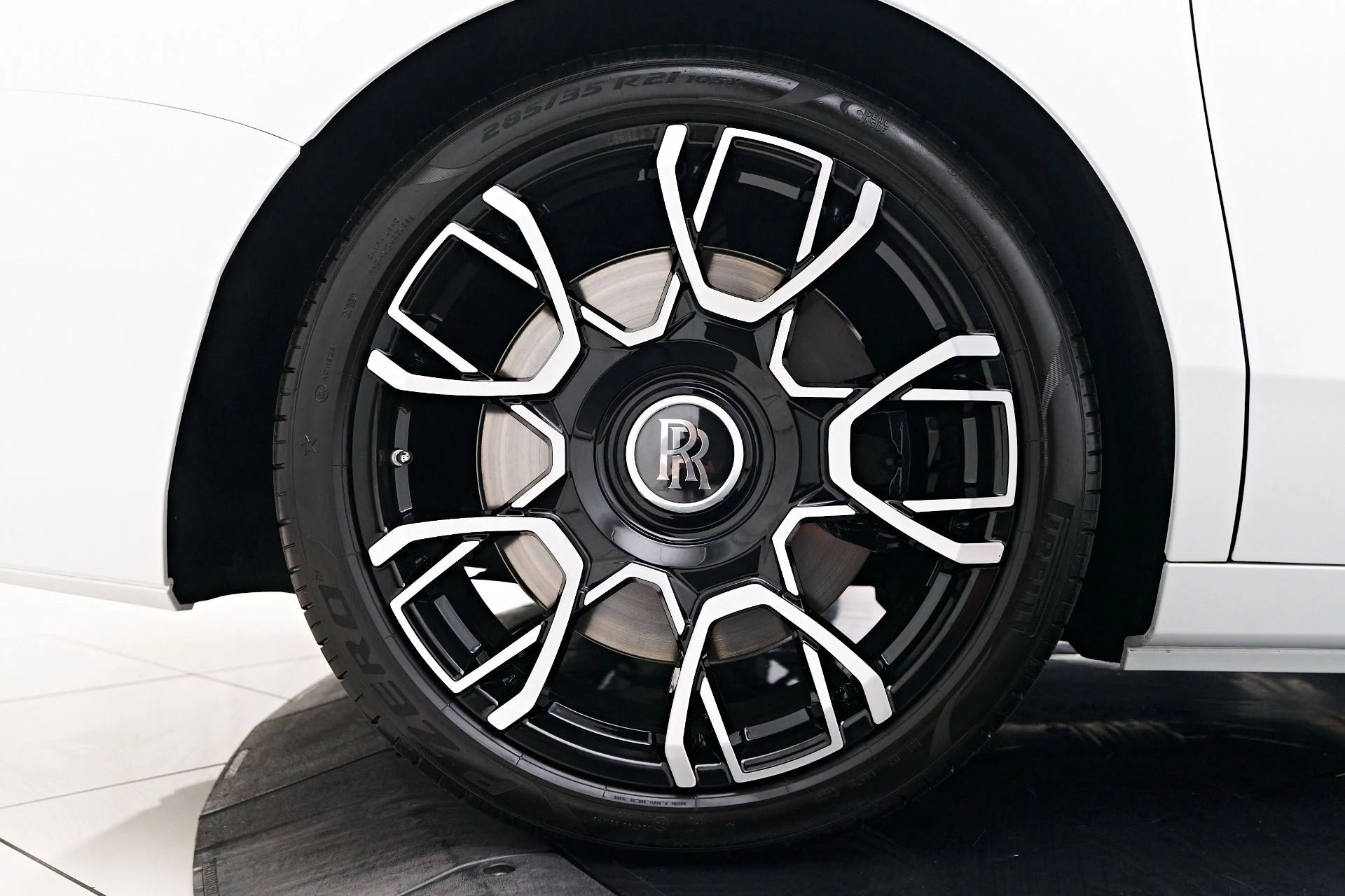 mph026_3370959571_Used_2024_Rolls_Royce_Ghost_Base_1757190826_c989d75e4b