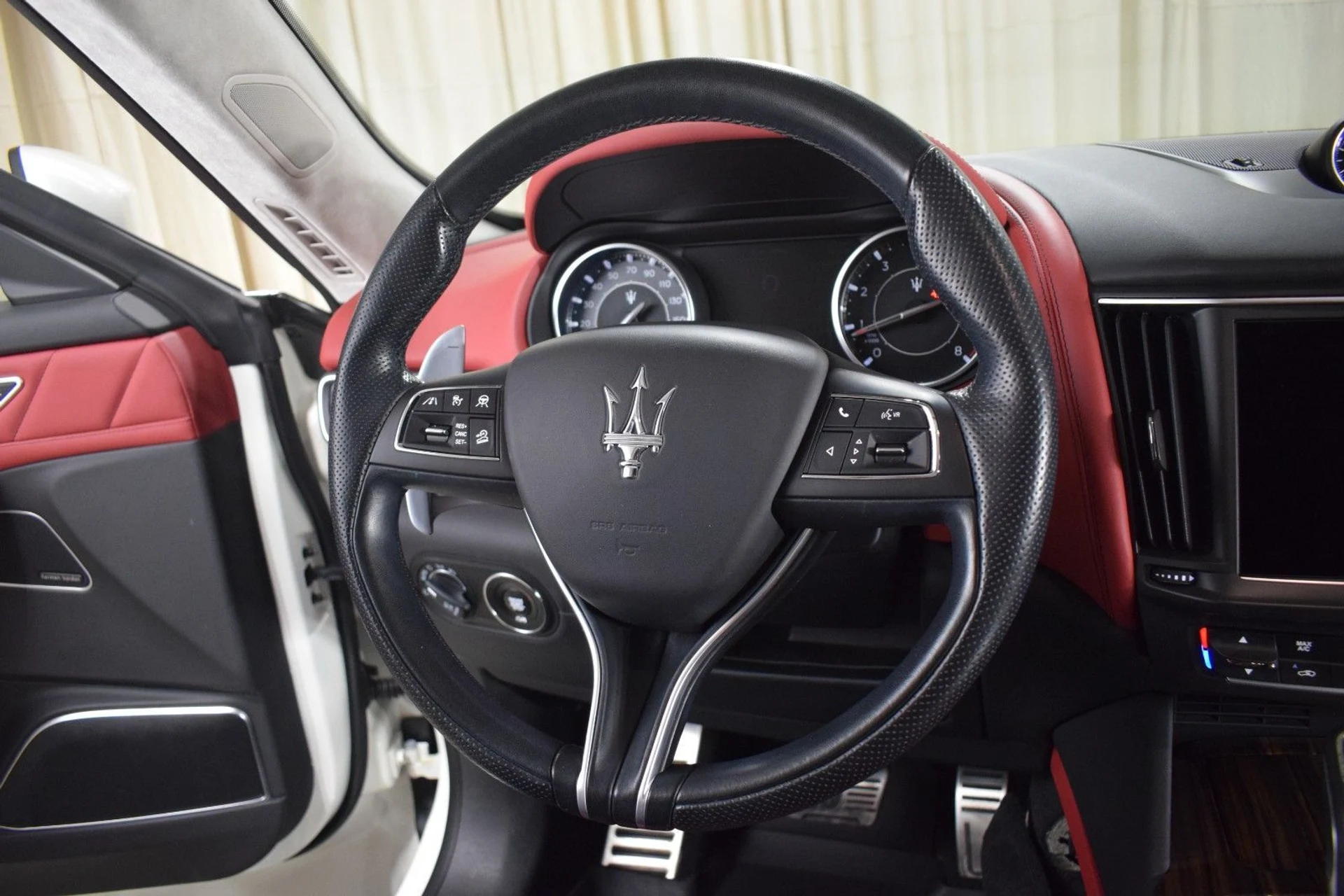 mph026_3377048183_994d639dc51861d2181bd4ef02f91dbex_d9076bb472