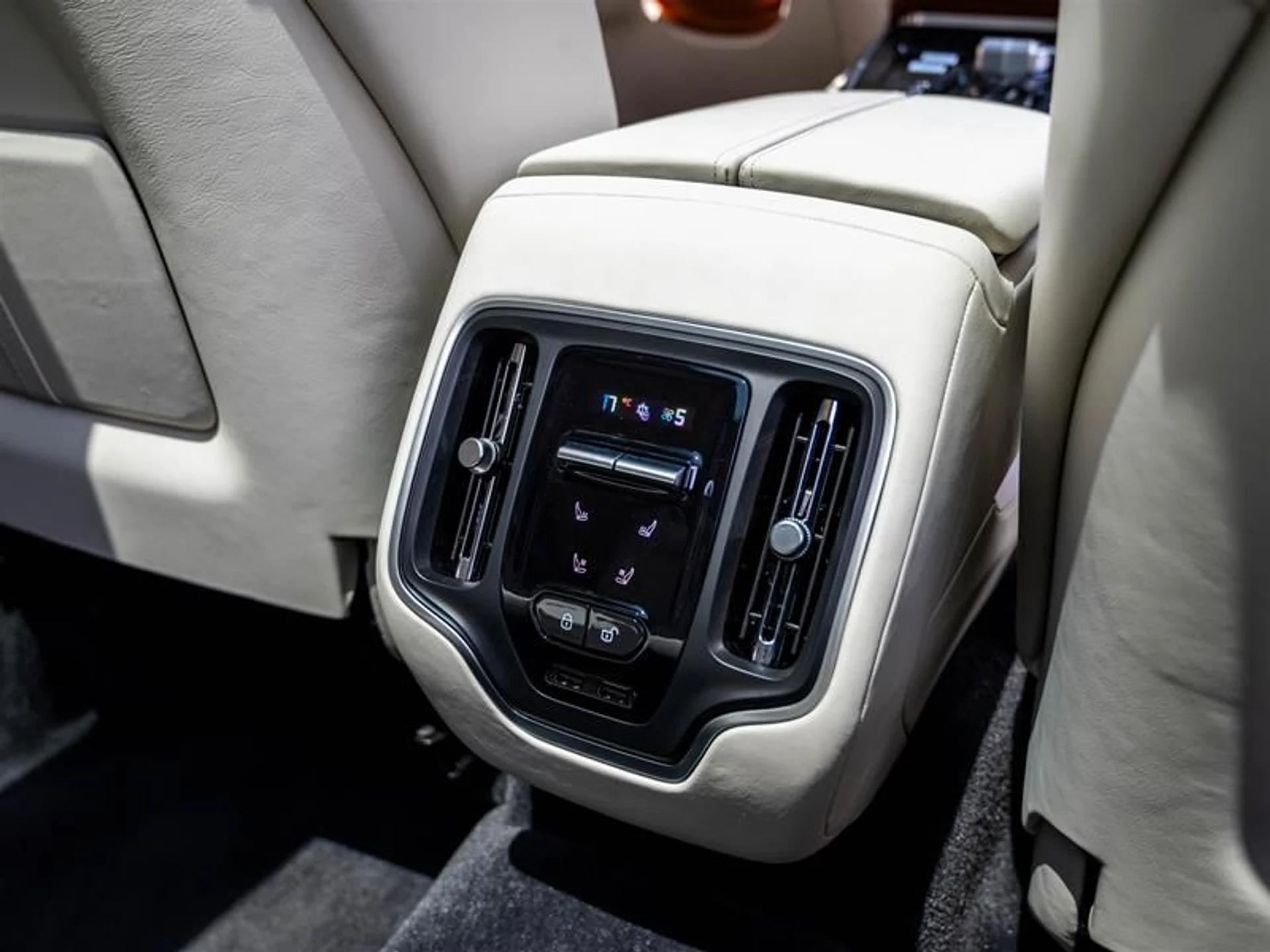 mph026_3386018752_gb0hllti_52e324ad60