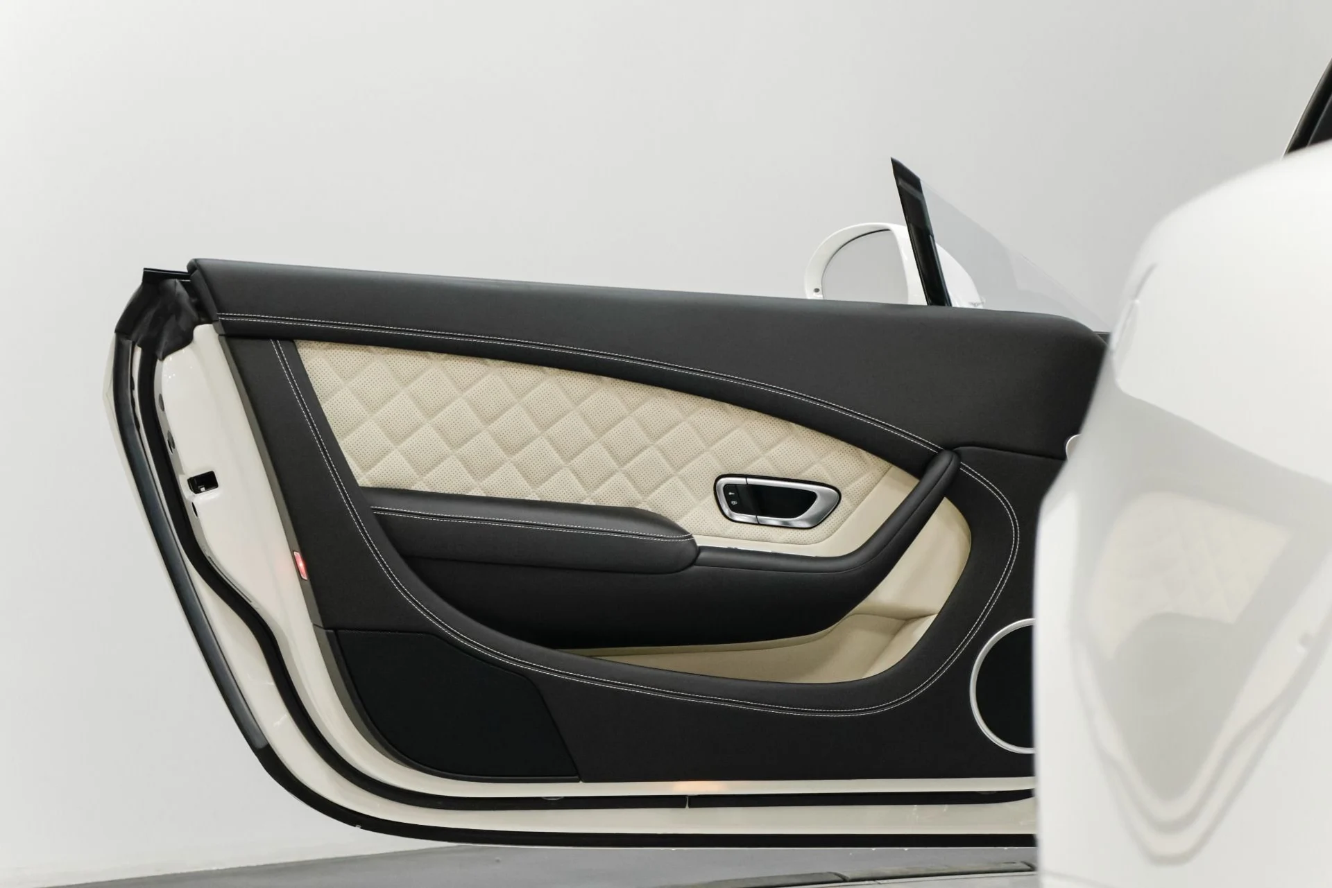 mph026_3386992082_Used_2016_Bentley_Continental_GT_W12_1765815646_5d0830ee29