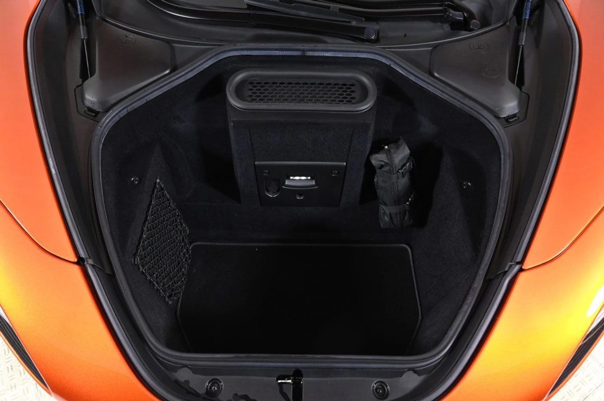 mph026_3391705268_used_2018_mclaren_720s_11350_22941062_26_1024_2c2ff17e06