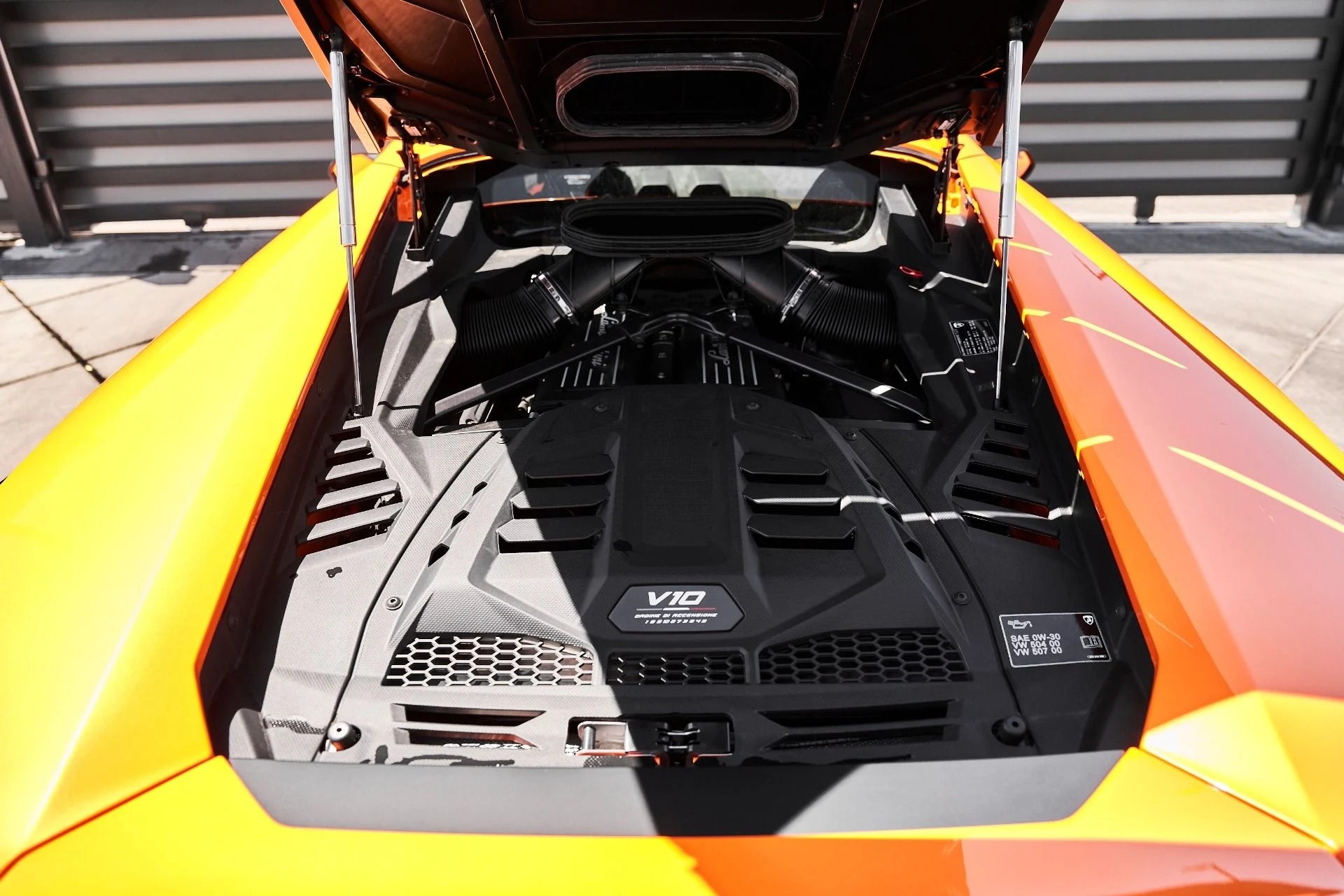 mph026_340919741_Used_2023_Lamborghini_Huracan_Sterrato_Base_1776823425_35e48eed67