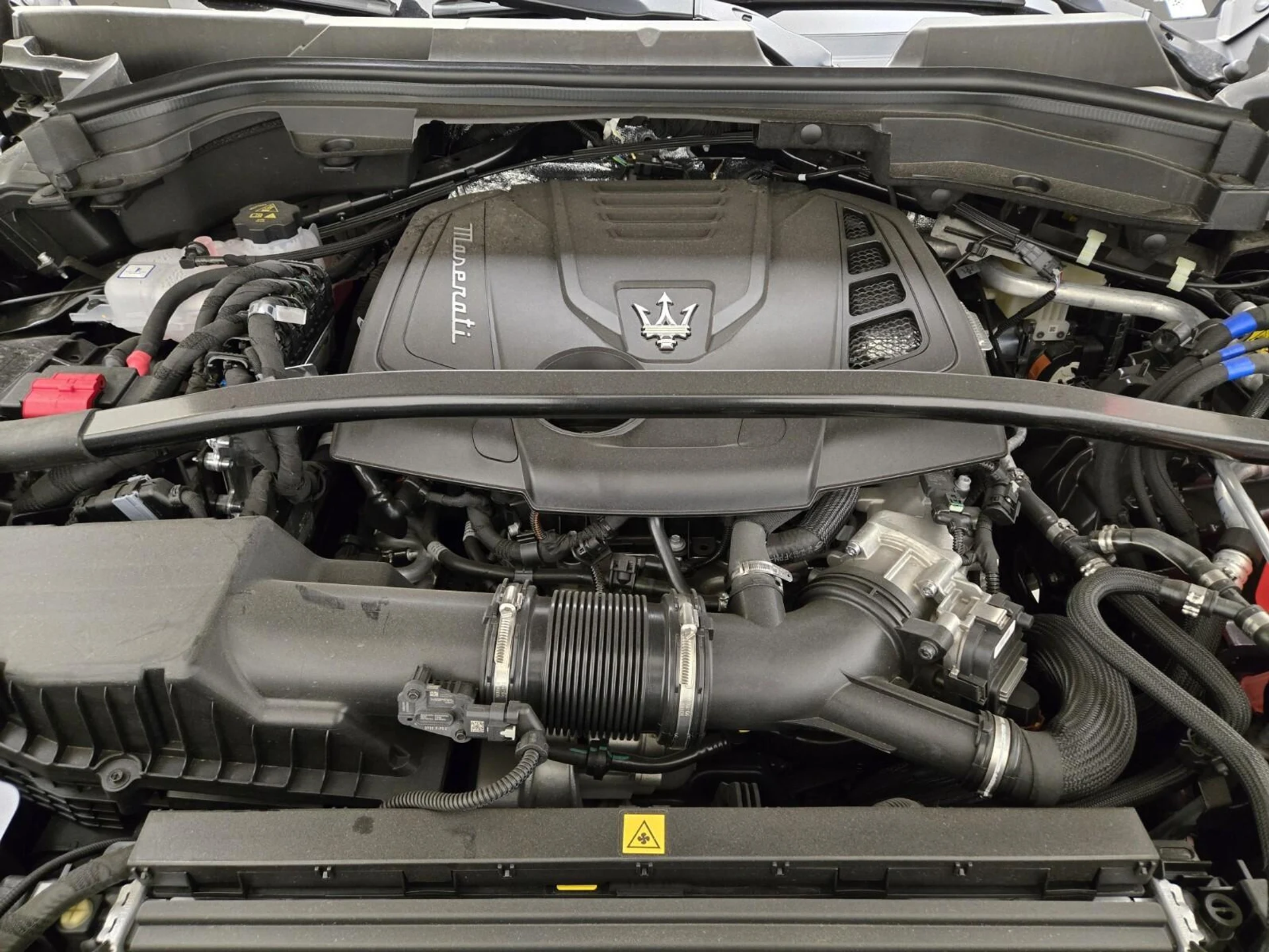 mph026_3416255728_Used_2024_Maserati_Grecale_GT_1743502326_ac0b07132e