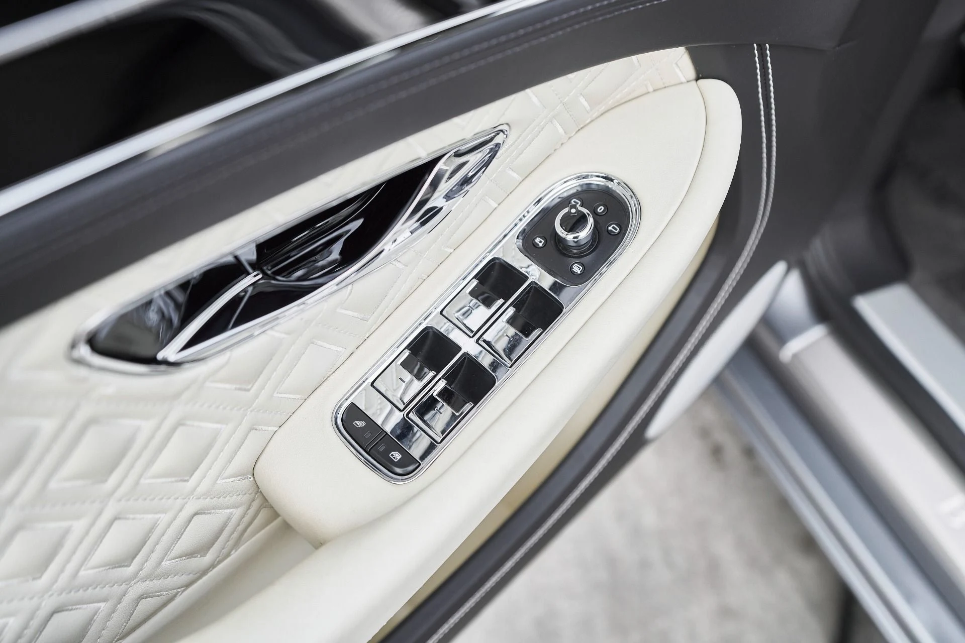 mph026_3416820300_Used_2021_Bentley_Continental_GT_V8_1764018702_004d543256