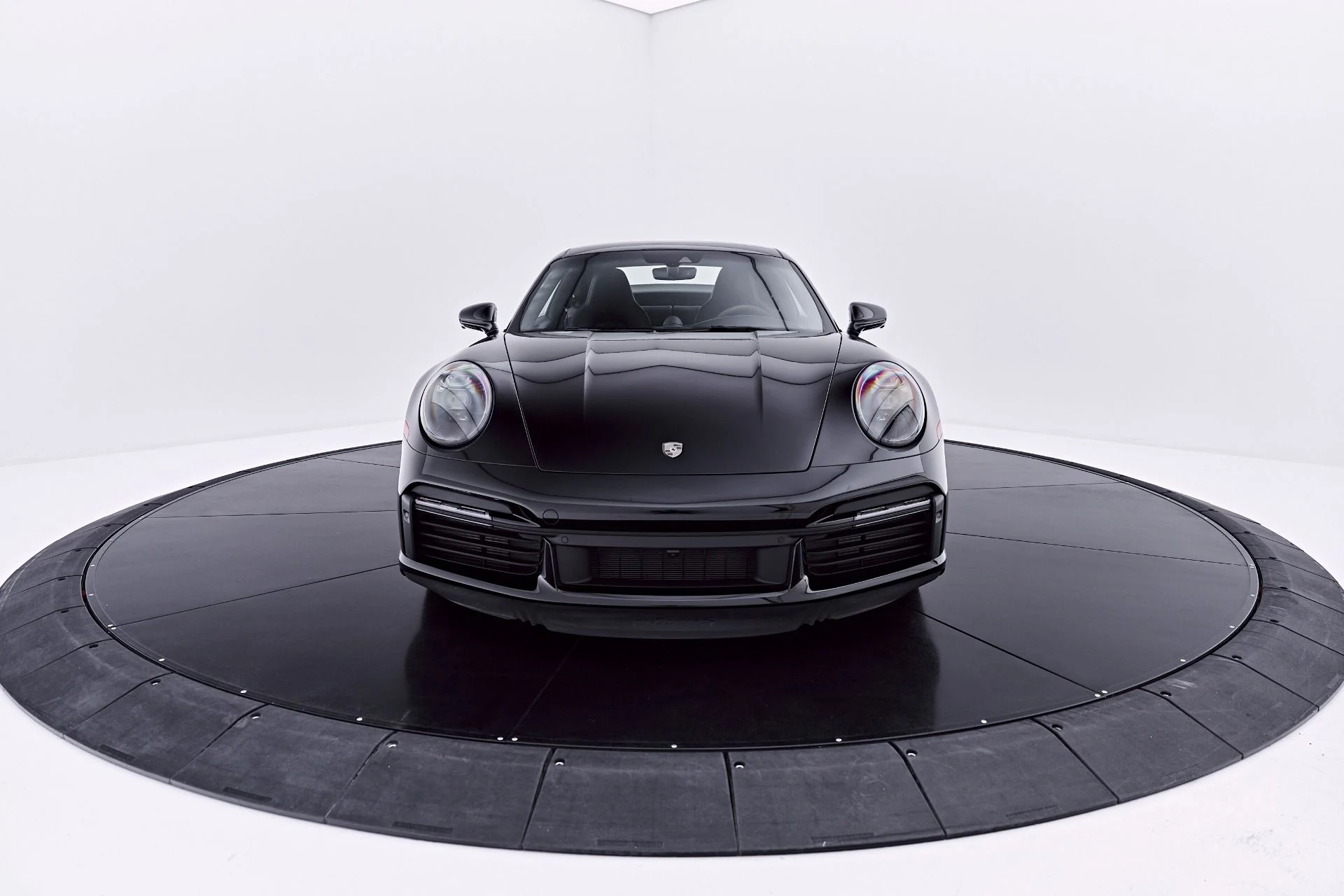 mph026_3425890995_Used_2025_Porsche_911_Turbo_1782870236_9df4d07f95