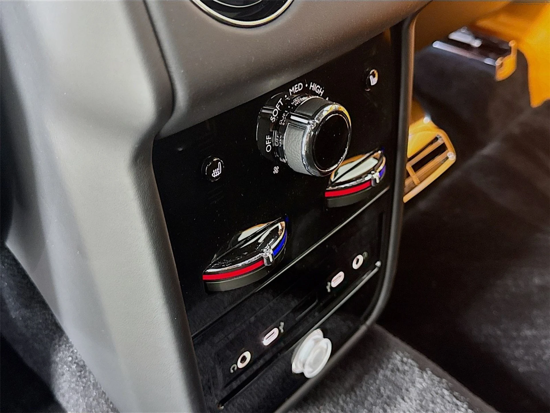 mph026_3426236185_52be6b96f91779f43320c91a83b021e9x_e63cc03017