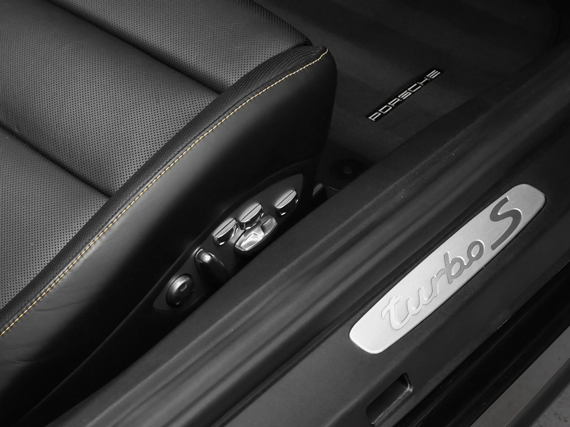 mph026_3430169842_27_fefbc87a7a