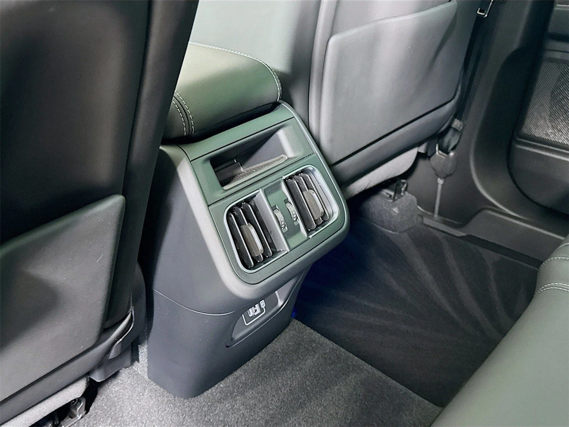 mph026_3430976527_13e0cbd3161e3fbe89a25fce3799760bx_6f4bcd7724