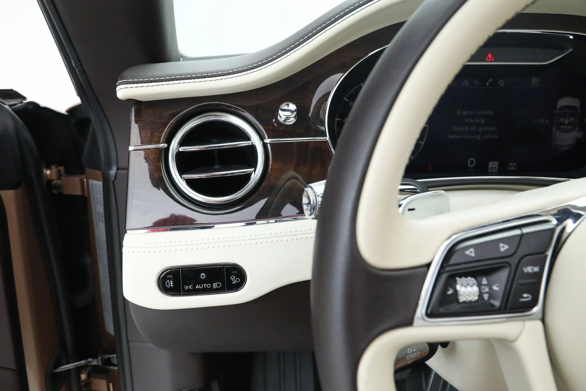 mph026_3432323389_82872288c5b432c766a2822835e173e3_77eb02be75