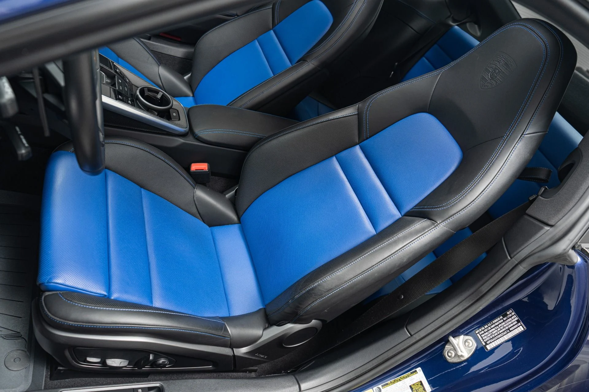 mph026_3438836834_Used_2022_Porsche_911_Carrera_Premium_Package_Plus_Two_Tone_Interior_1780607080_d6f923cbc7
