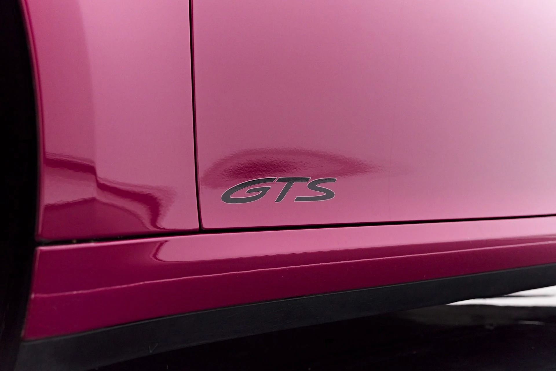 mph026_3440798789_Used_2024_Porsche_911_Targa_4_GTS_1756951231_46684672cb