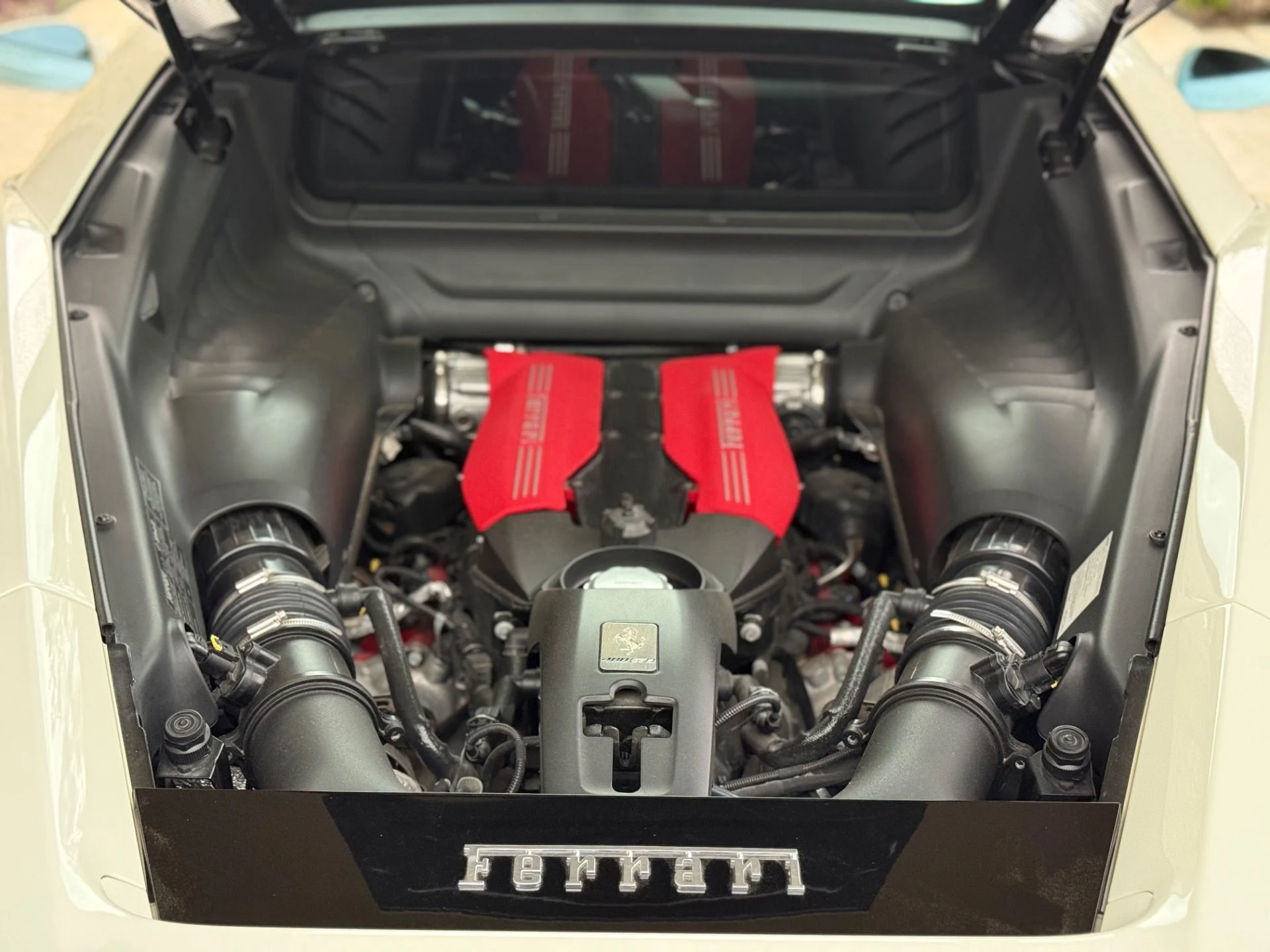 mph026_3445901376_Used_2017_Ferrari_488_GTB_1745252929_f92634b1a7