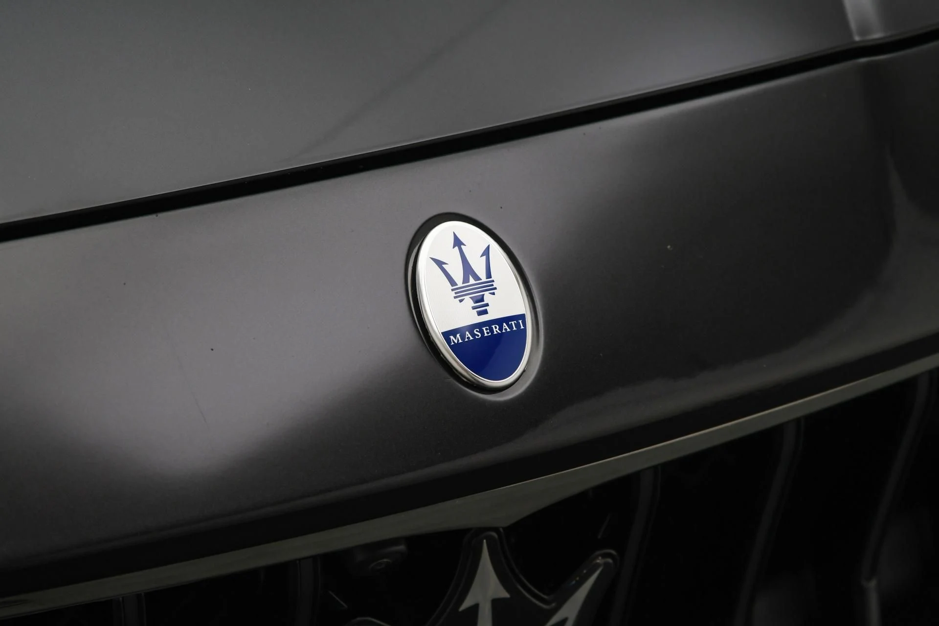 mph026_3449223897_Used_2023_Maserati_Ghibli_Modena_Q4_1752825632_27585380d6