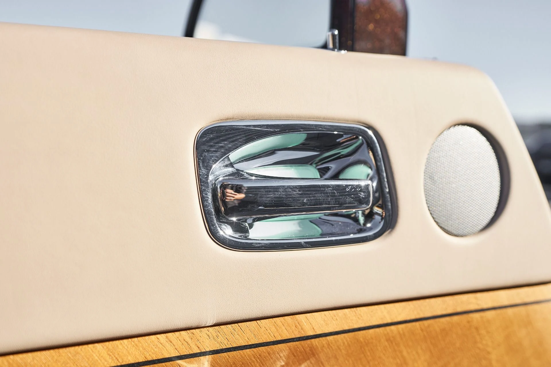 mph026_3451285440_Used_2020_Rolls_Royce_Dawn_Base_1762645808_877fe5c215