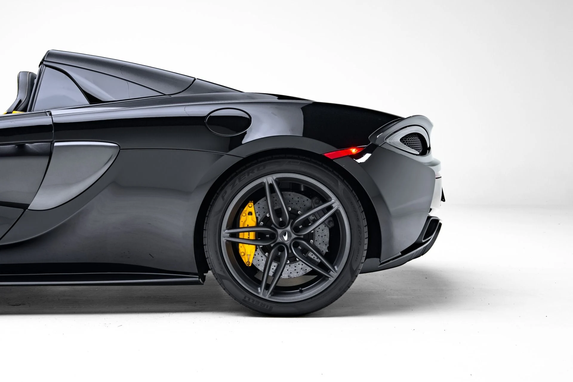 mph026_3455083377_Used_2019_Mc_Laren_570_S_Spider_1771457585_076d9662b5