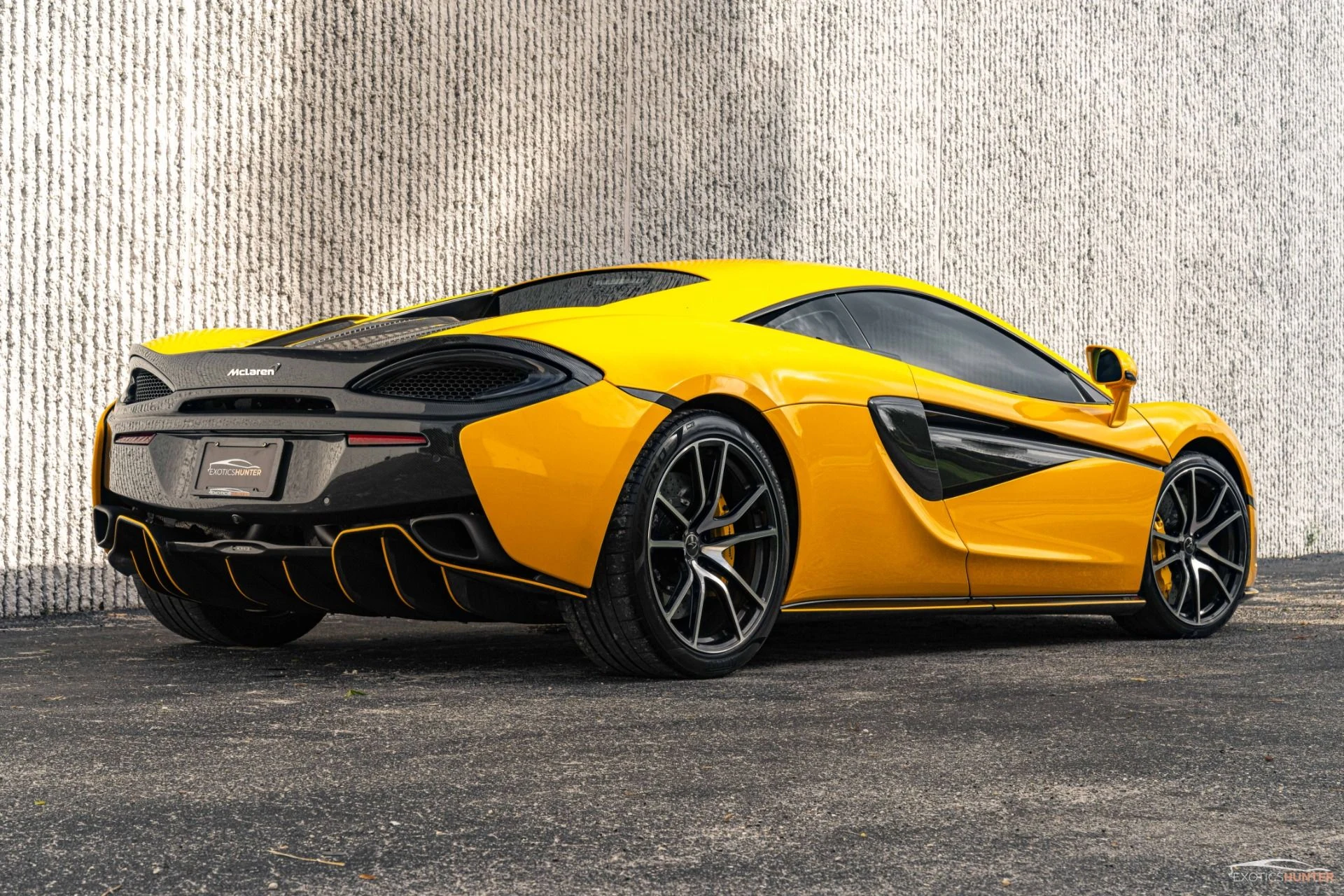 mph026_345528184_Used_2016_Mc_Laren_570_S_w_EVERY_Carbon_Exterior_Pack_Lux_Pack_Front_Lift_1754945163_f4c3da443b