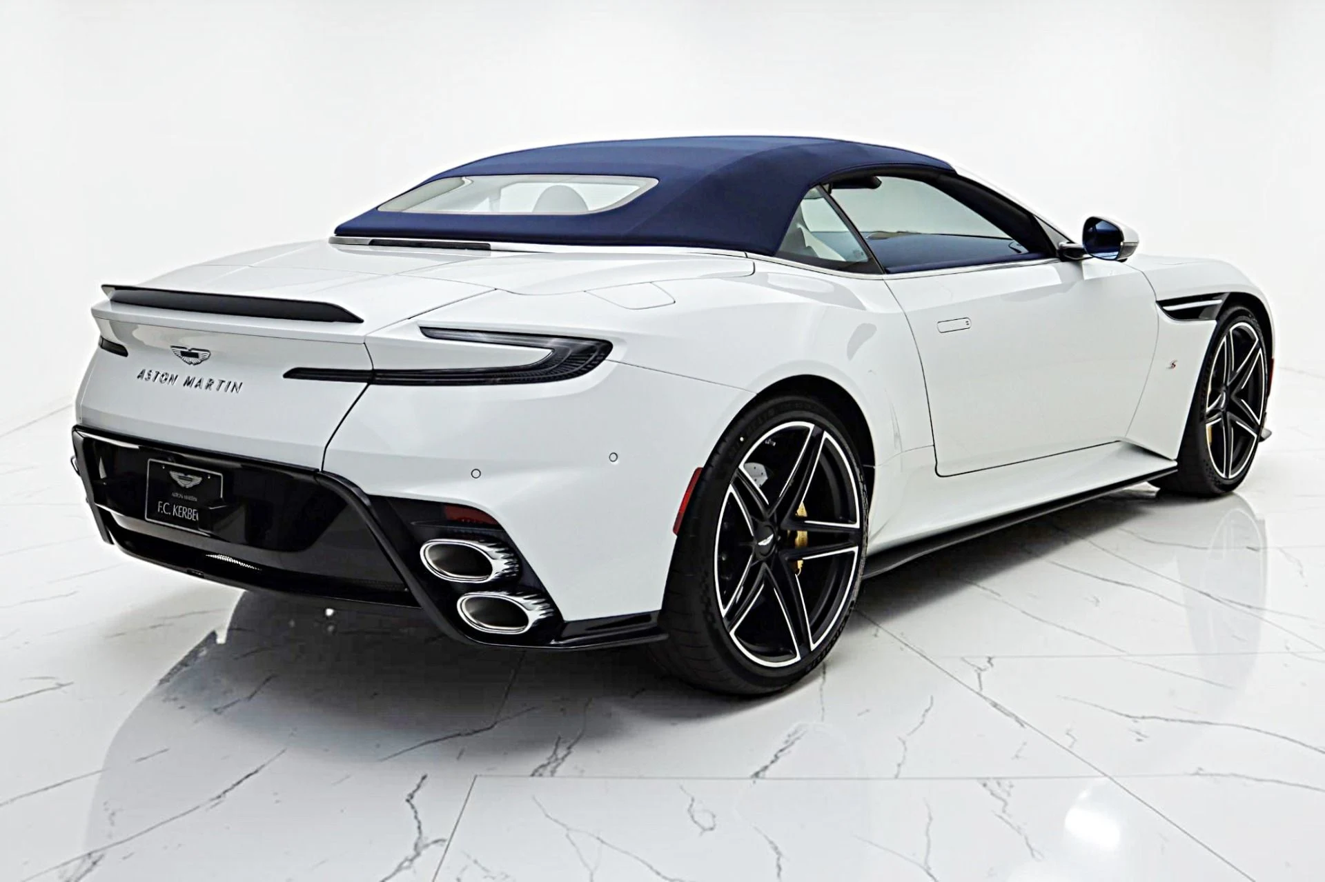 mph026_346571067_New_2026_Aston_Martin_DB_12_S_Volante_ae7163003e