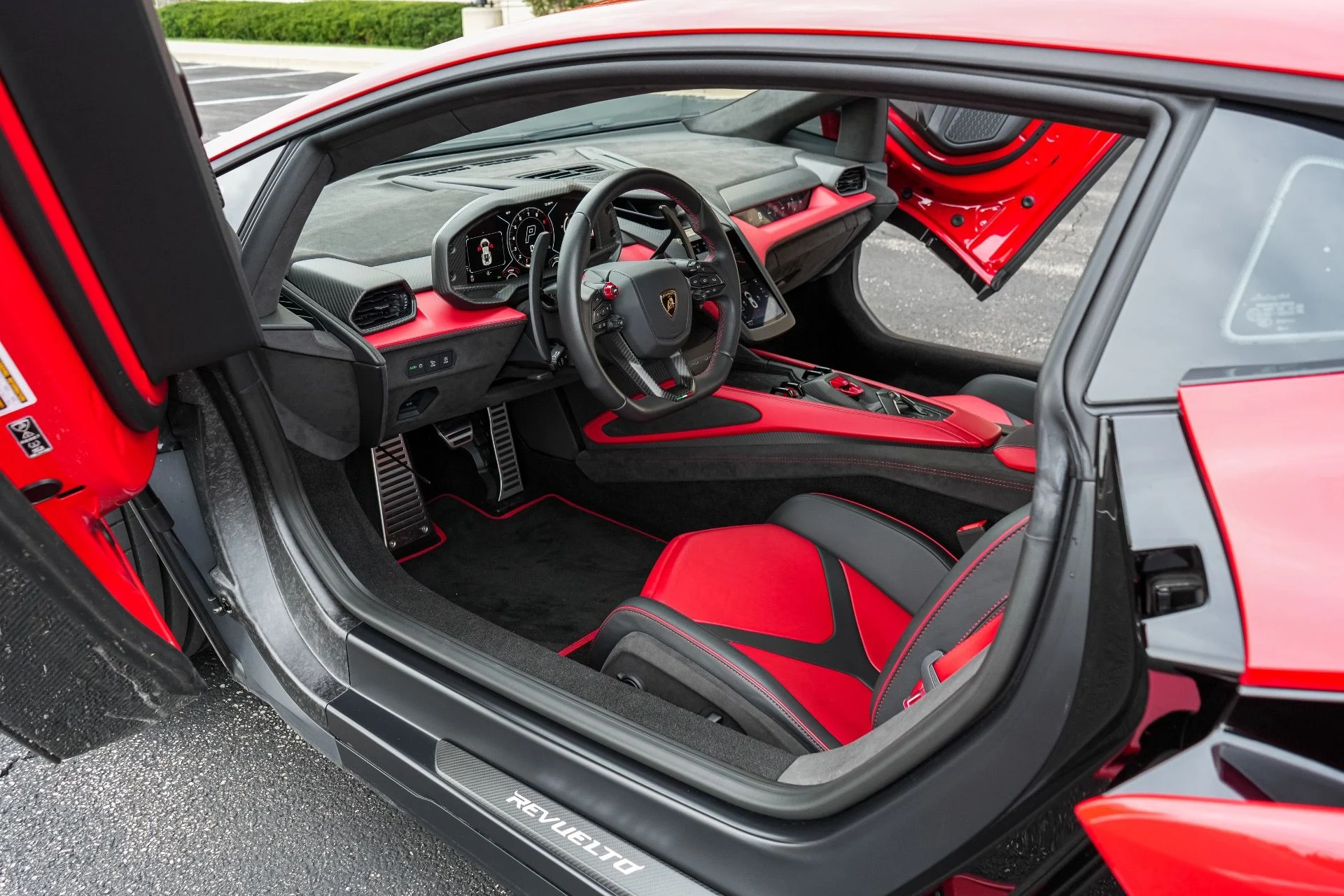 mph026_3471539947_Used_2025_Lamborghini_Revuelto_1790108001_52495077e2
