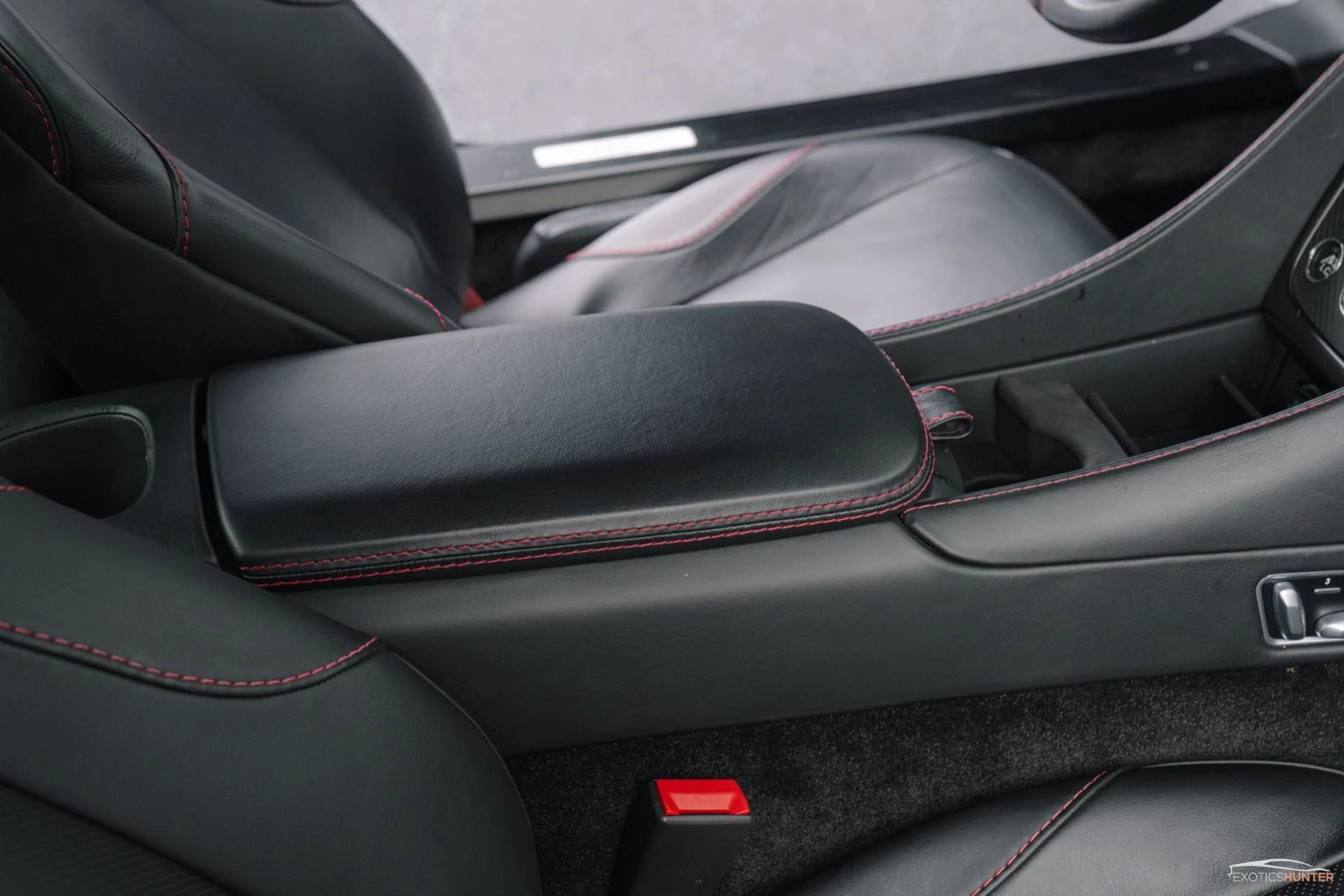 mph026_3471773079_Used_2014_Aston_Martin_Vanquish_Carbon_Everything_1756333397_995091f1c4