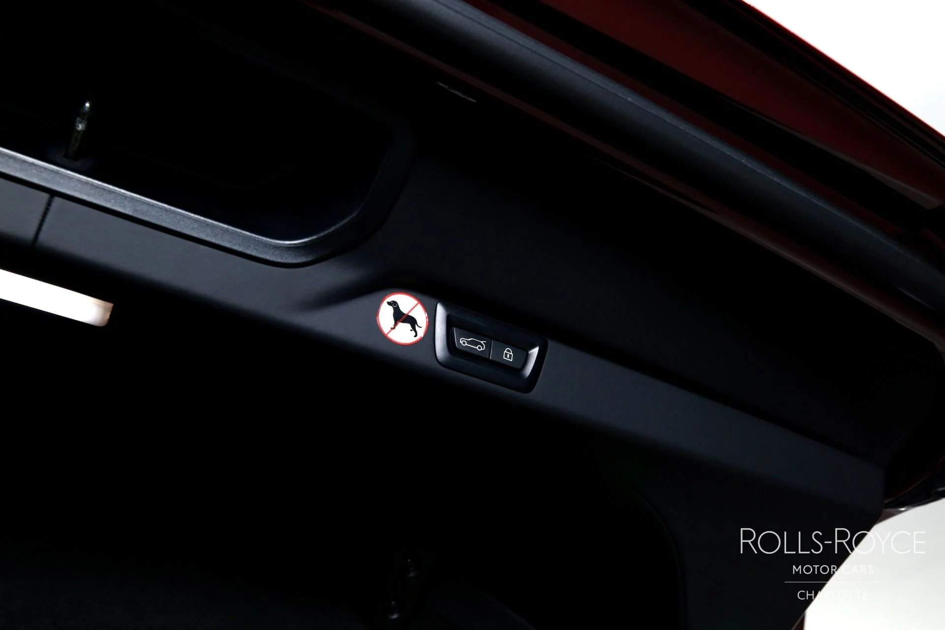mph026_3479761177_Used_2022_Rolls_Royce_Black_Badge_Cullinan_1769449114_8576e9cb57