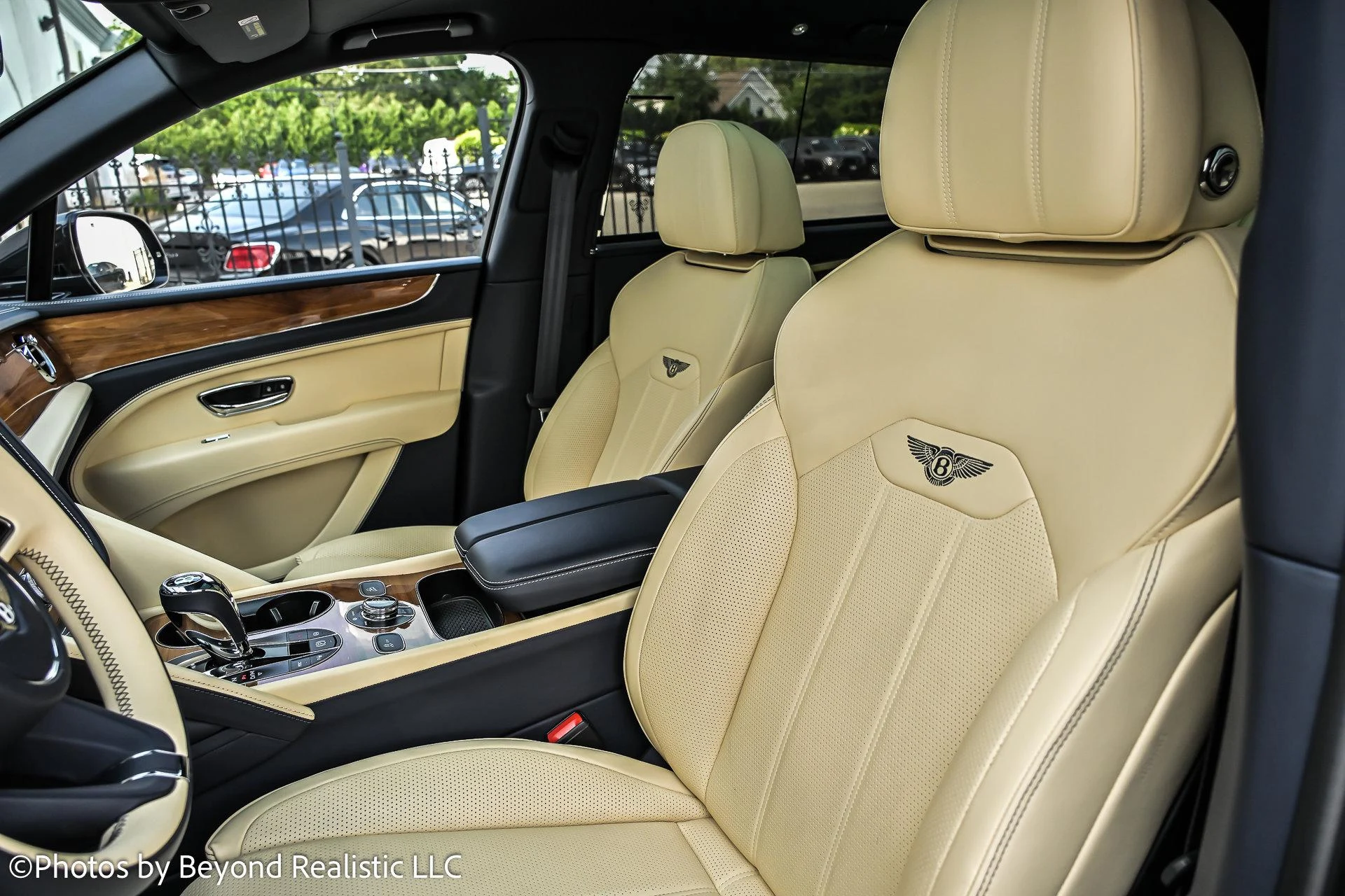 mph026_3485251648_Used_2023_Bentley_Bentayga_EWB_1769853182_6a030008dc