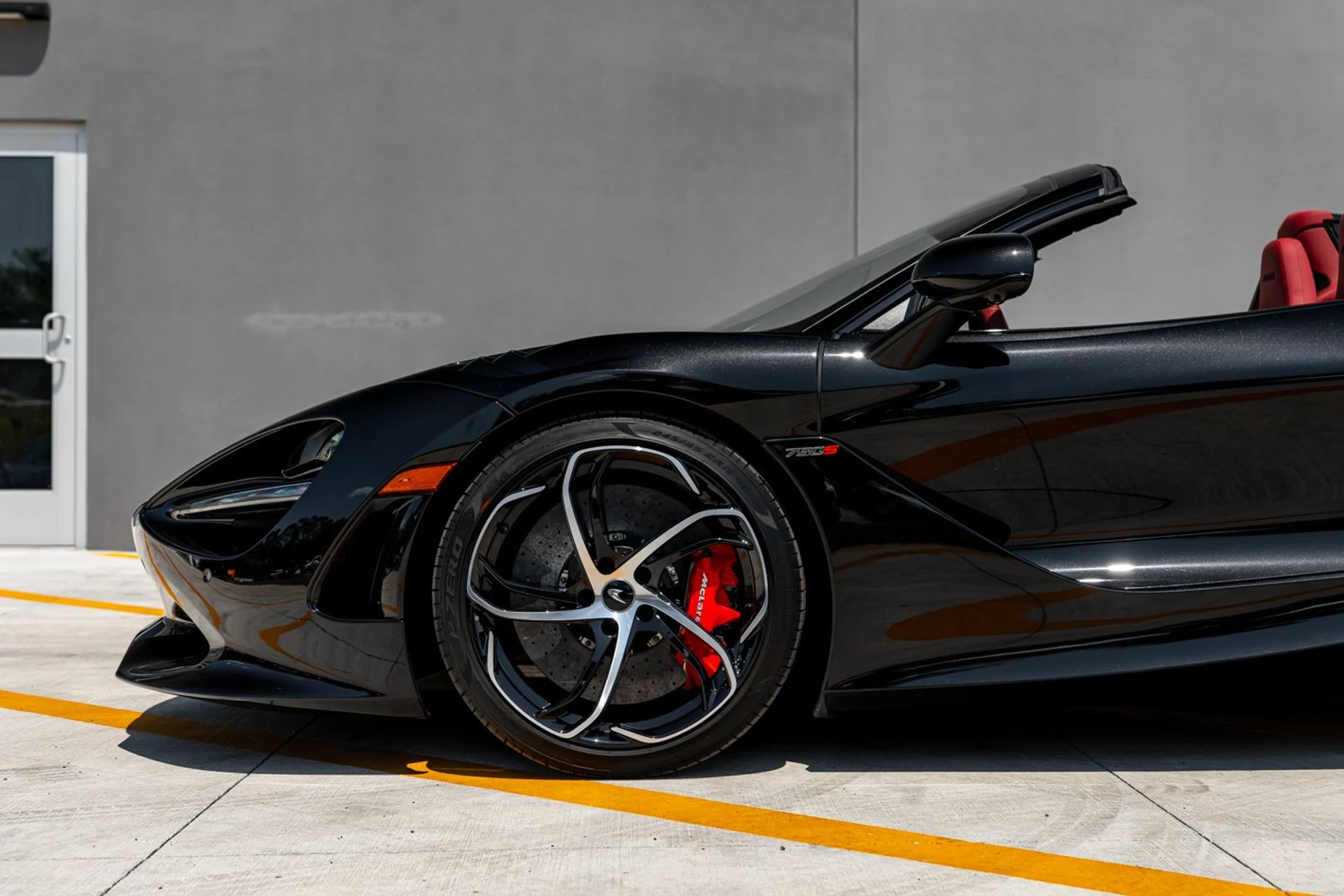 mph026_3492320538_550_p28_l_e07cc55be4