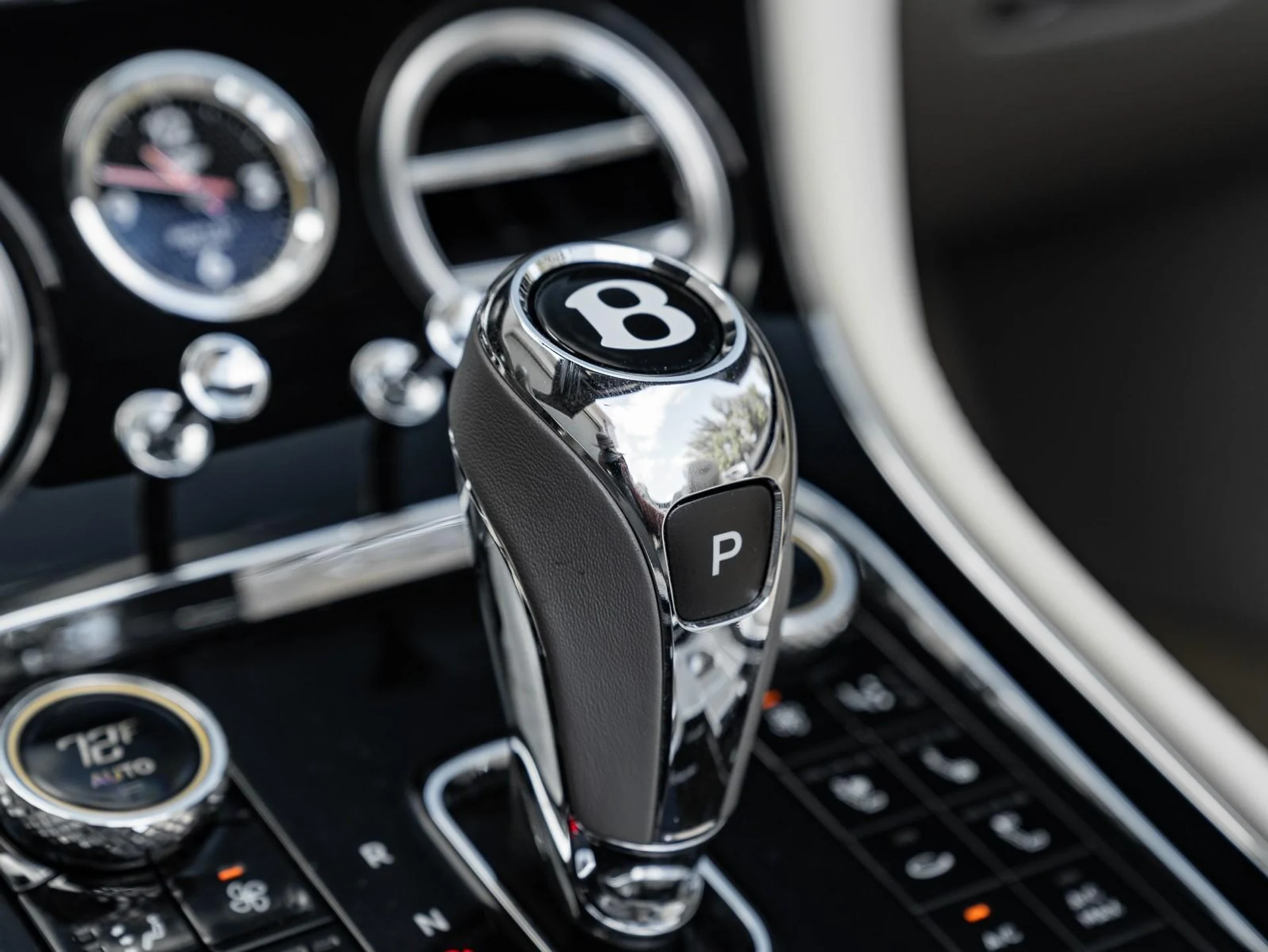 mph026_3513123025_Used_2022_Bentley_Continental_GT_V8_1771851985_1fa6f6524d