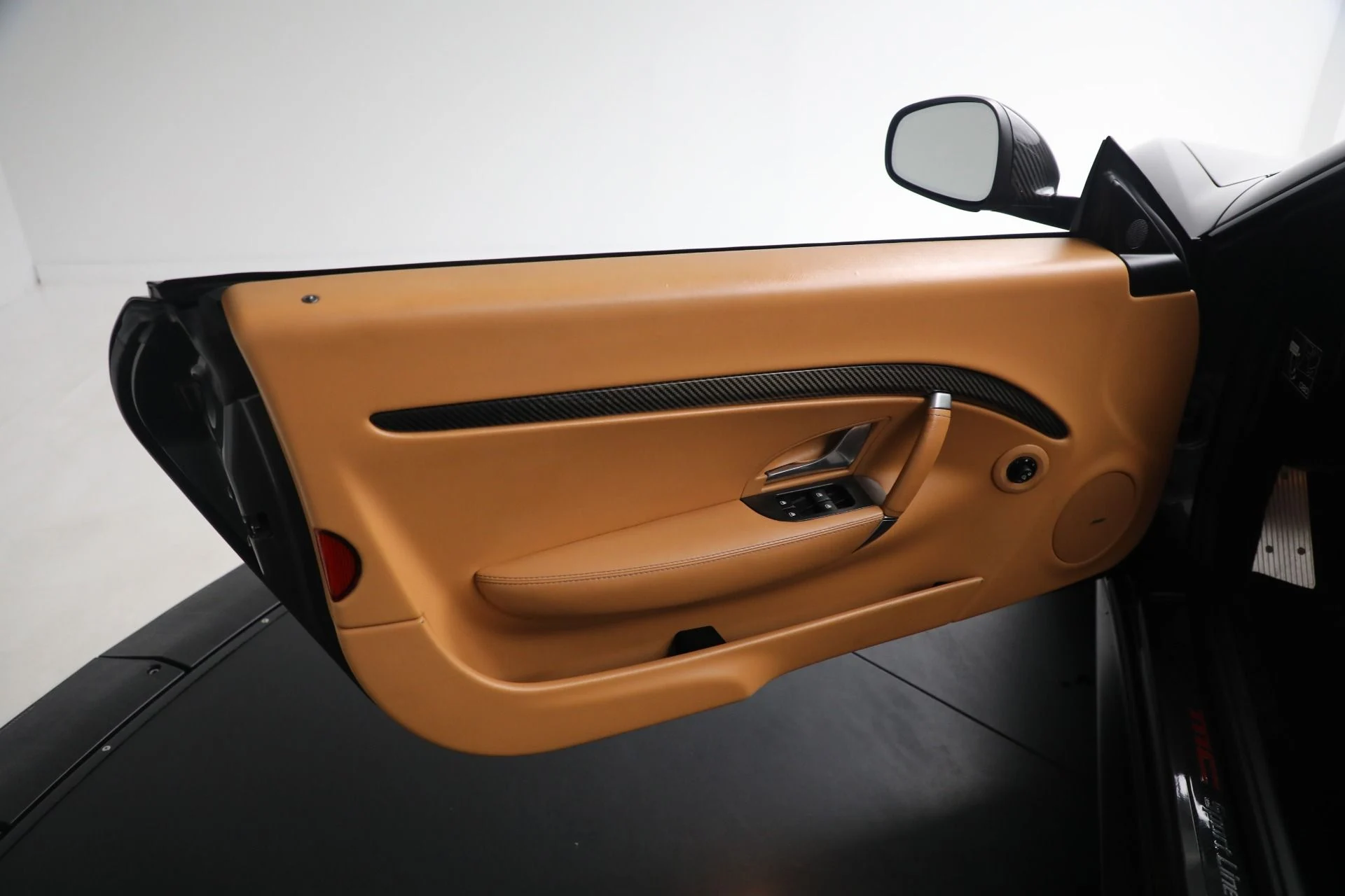 mph026_3514036605_Used_2015_Maserati_Gran_Turismo_5d561da576