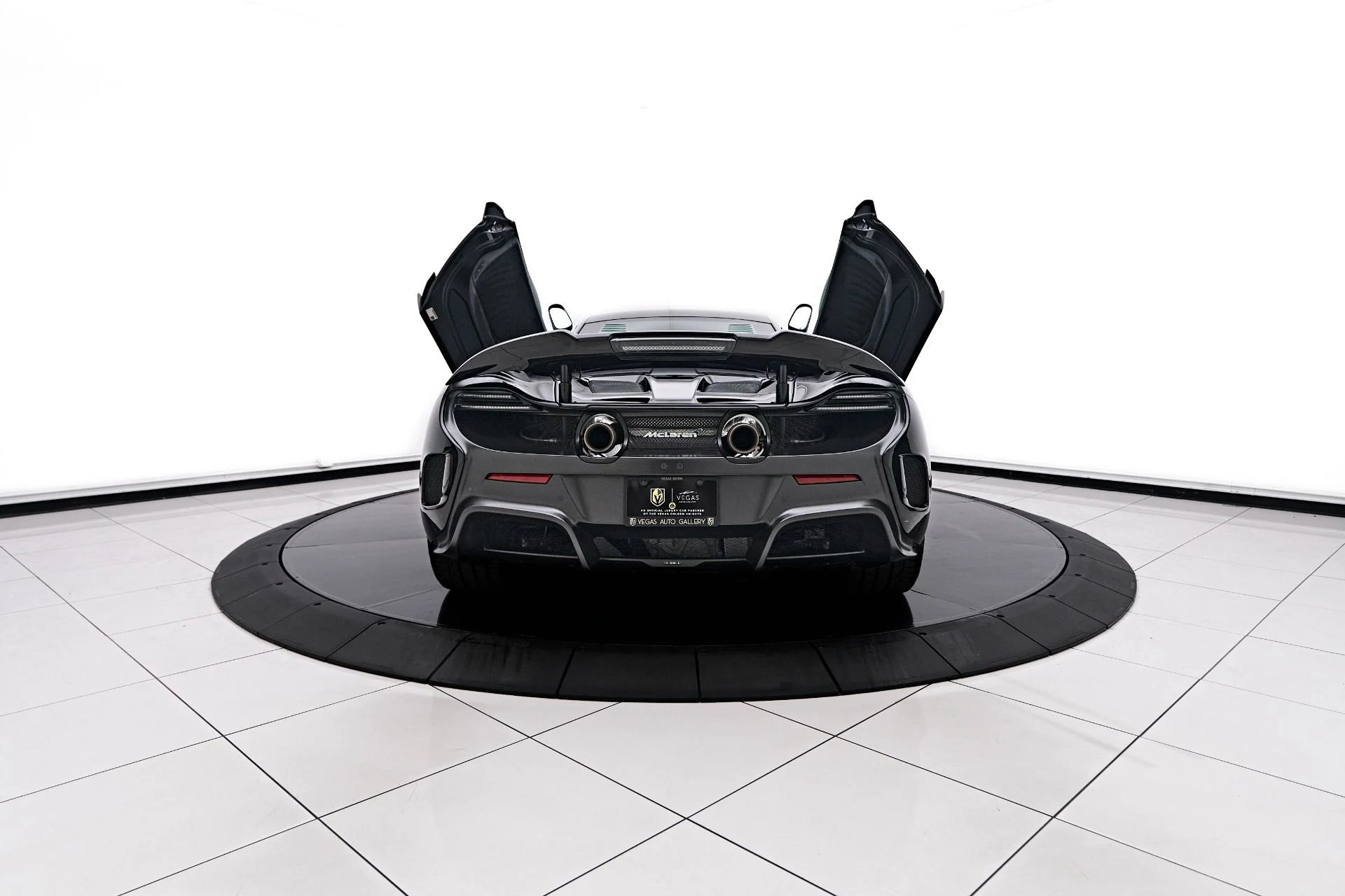 mph026_3524439126_Used_2016_Mc_Laren_675_LT_Base_1756862760_9a329b8190