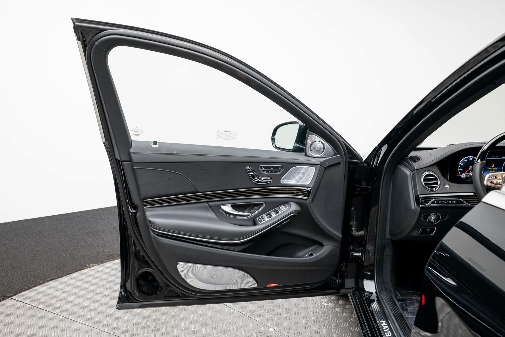 mph026_3526568852_27_3187fb4790