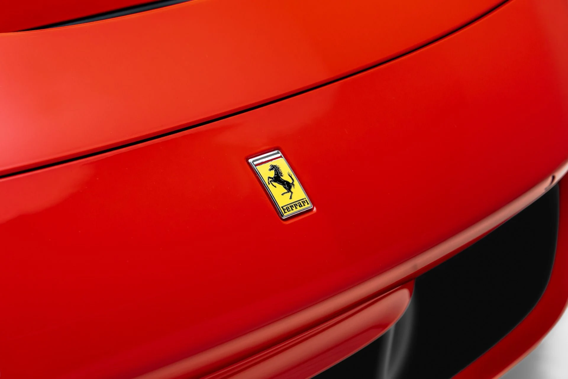 mph026_3532288433_Used_2022_Ferrari_F8_Spider_1785267057_be61e6c37f