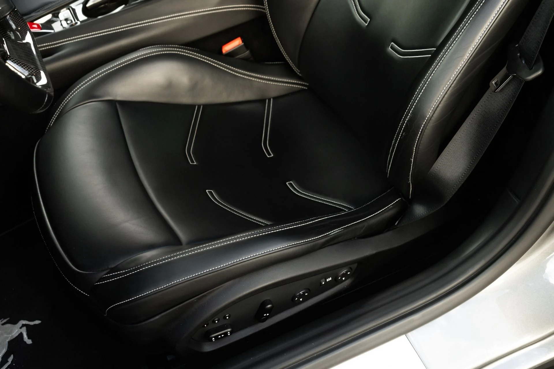 mph026_3539737669_Used_2015_Ferrari_F12berlinetta_1763421627_8fee9a6e10