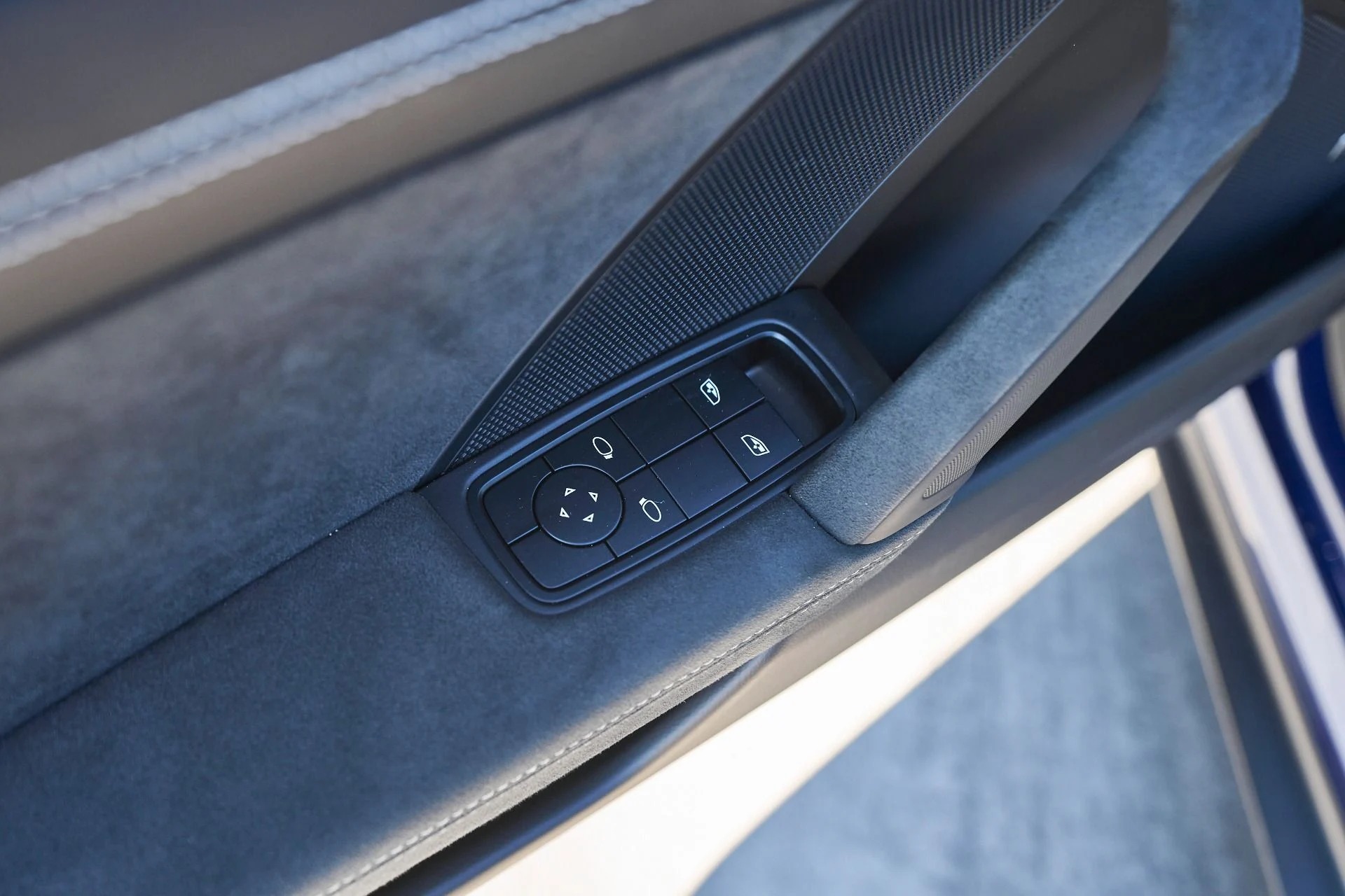 mph026_3540388905_Used_2022_Porsche_911_GT_3_1761959375_081e109308