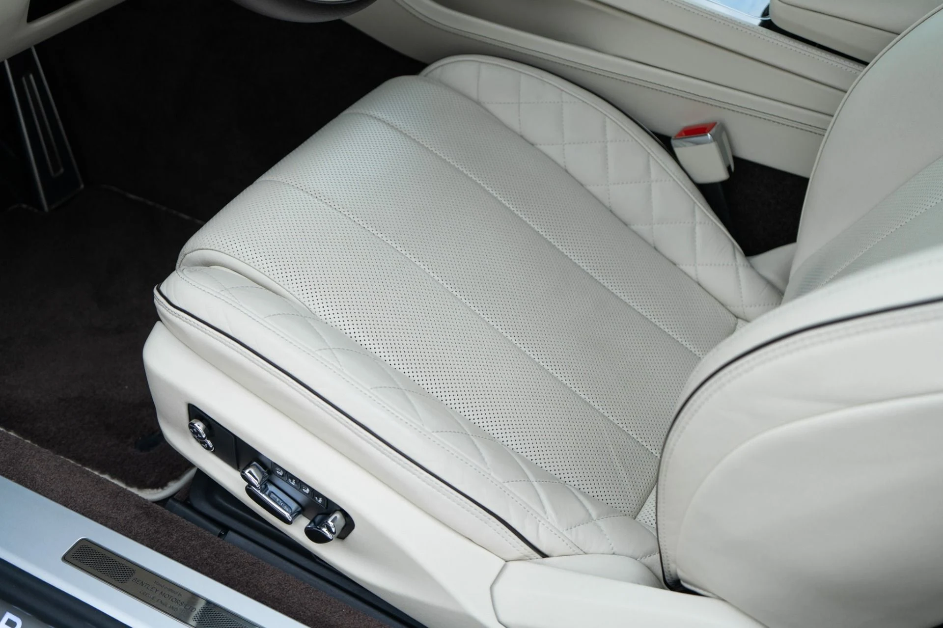 mph026_3541461133_Used_2022_Bentley_Continental_GT_V8_1761245166_21cbb6b8a2