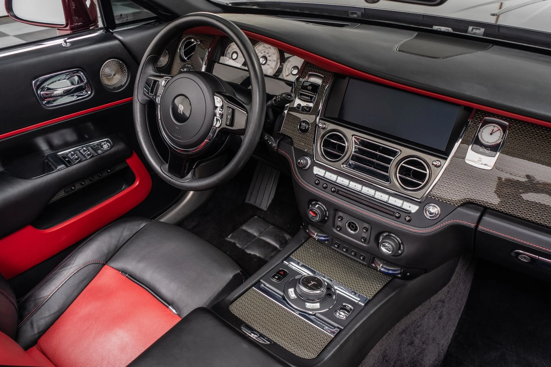 mph026_3541868082_Used_2019_Rolls_Royce_Dawn_Black_Badge_1773693933_098b79f0fd